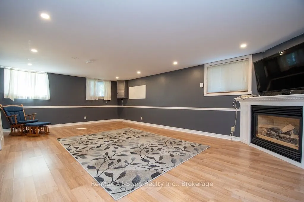 4 Daniel Court