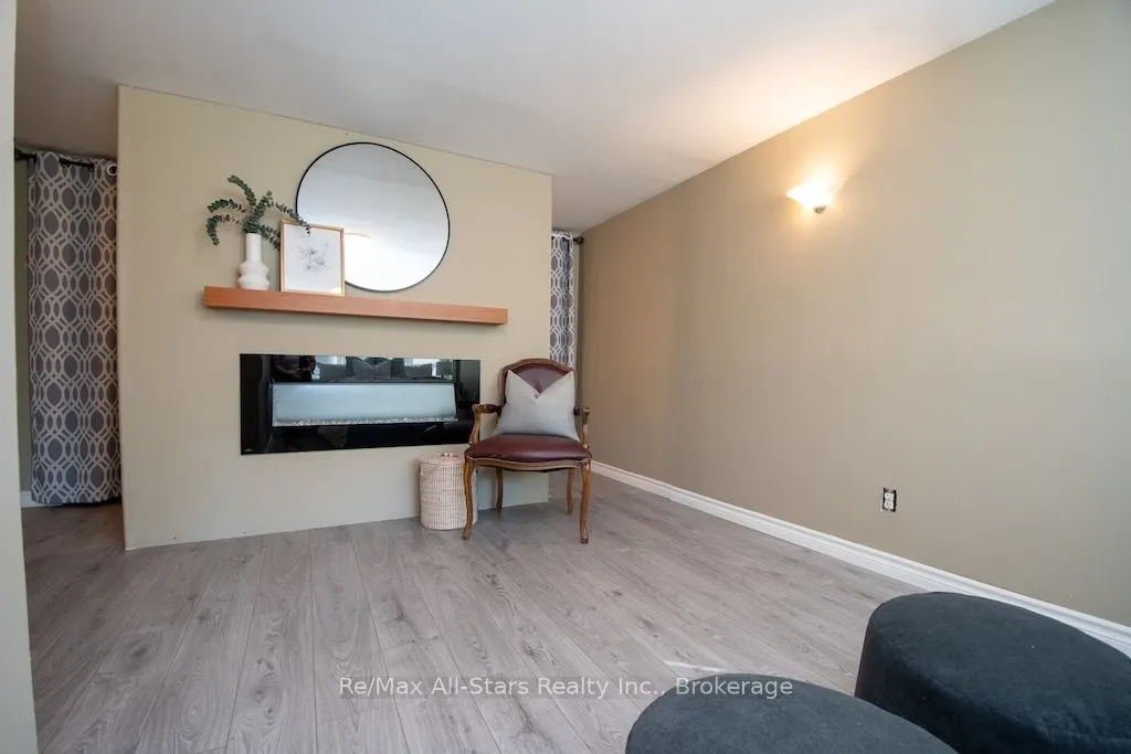 4 Daniel Court