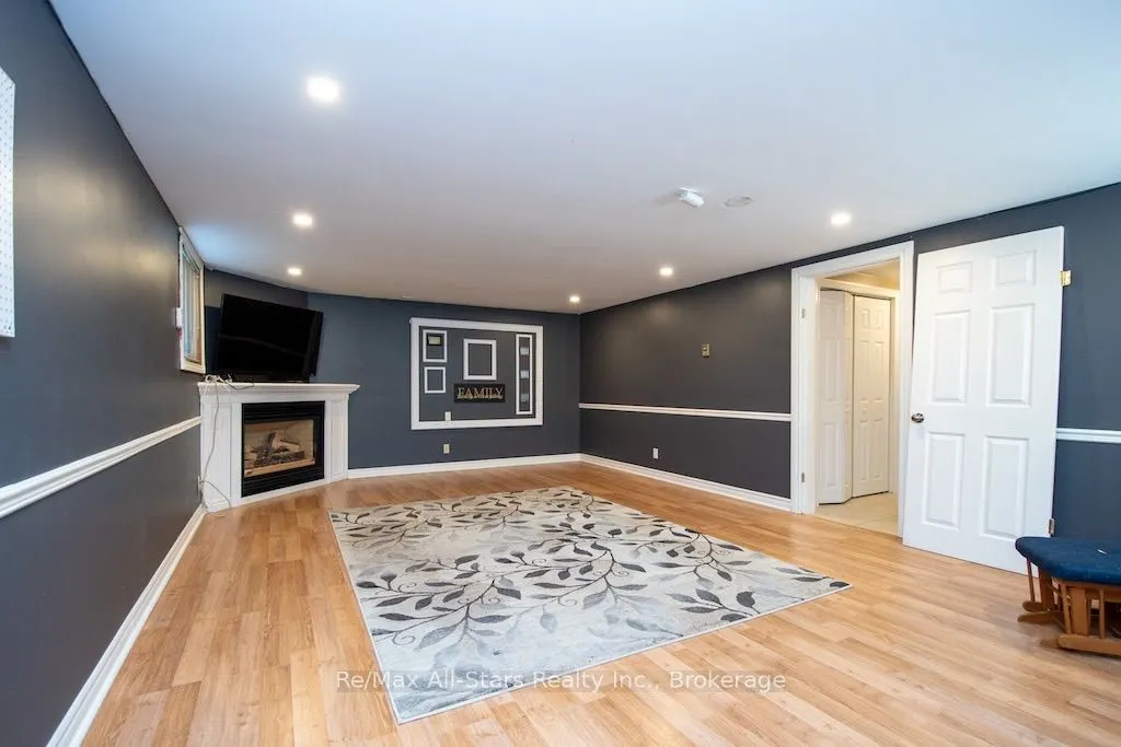 4 Daniel Court