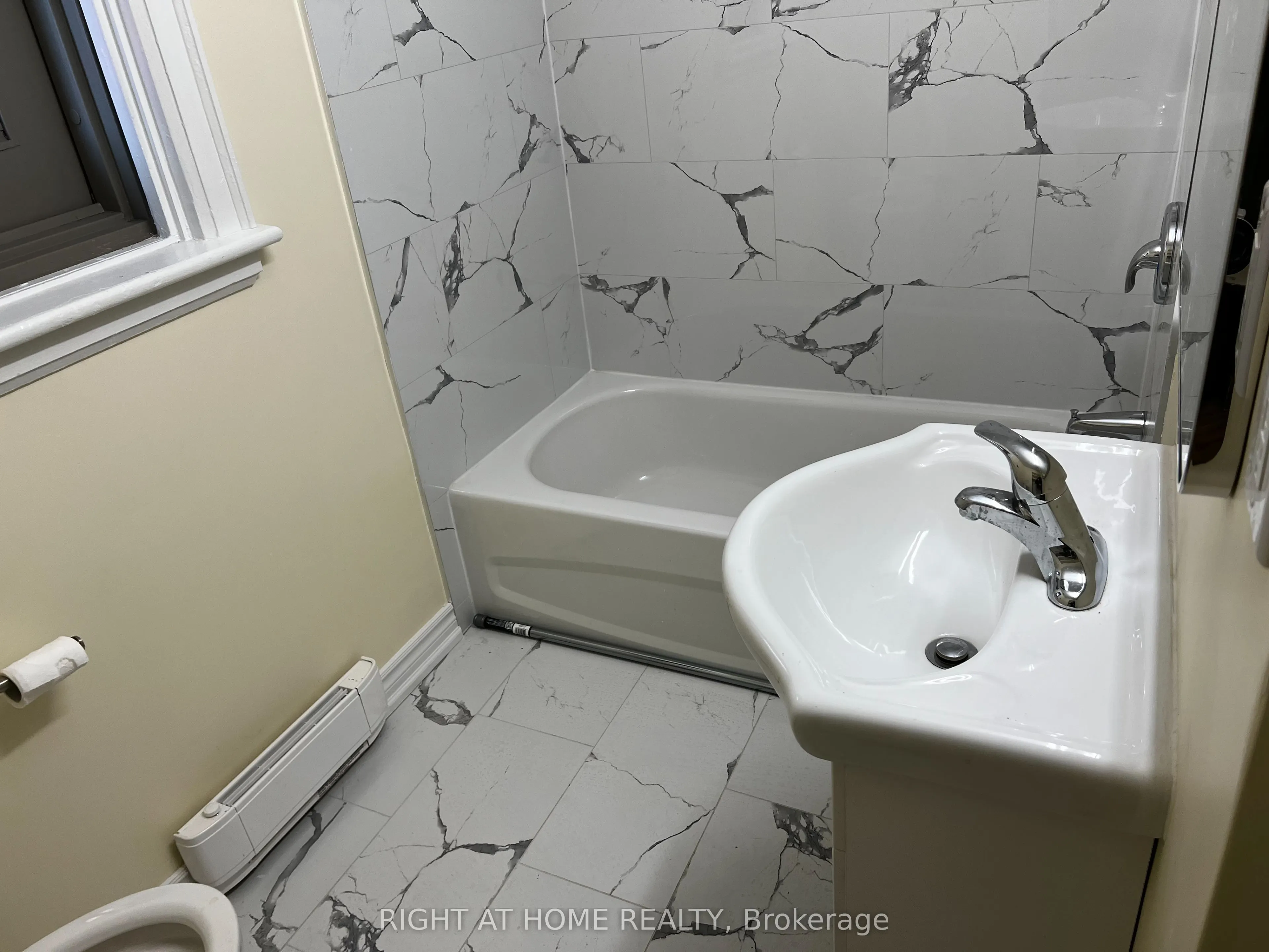 4 Grosvenor Avenue S #Unit 6