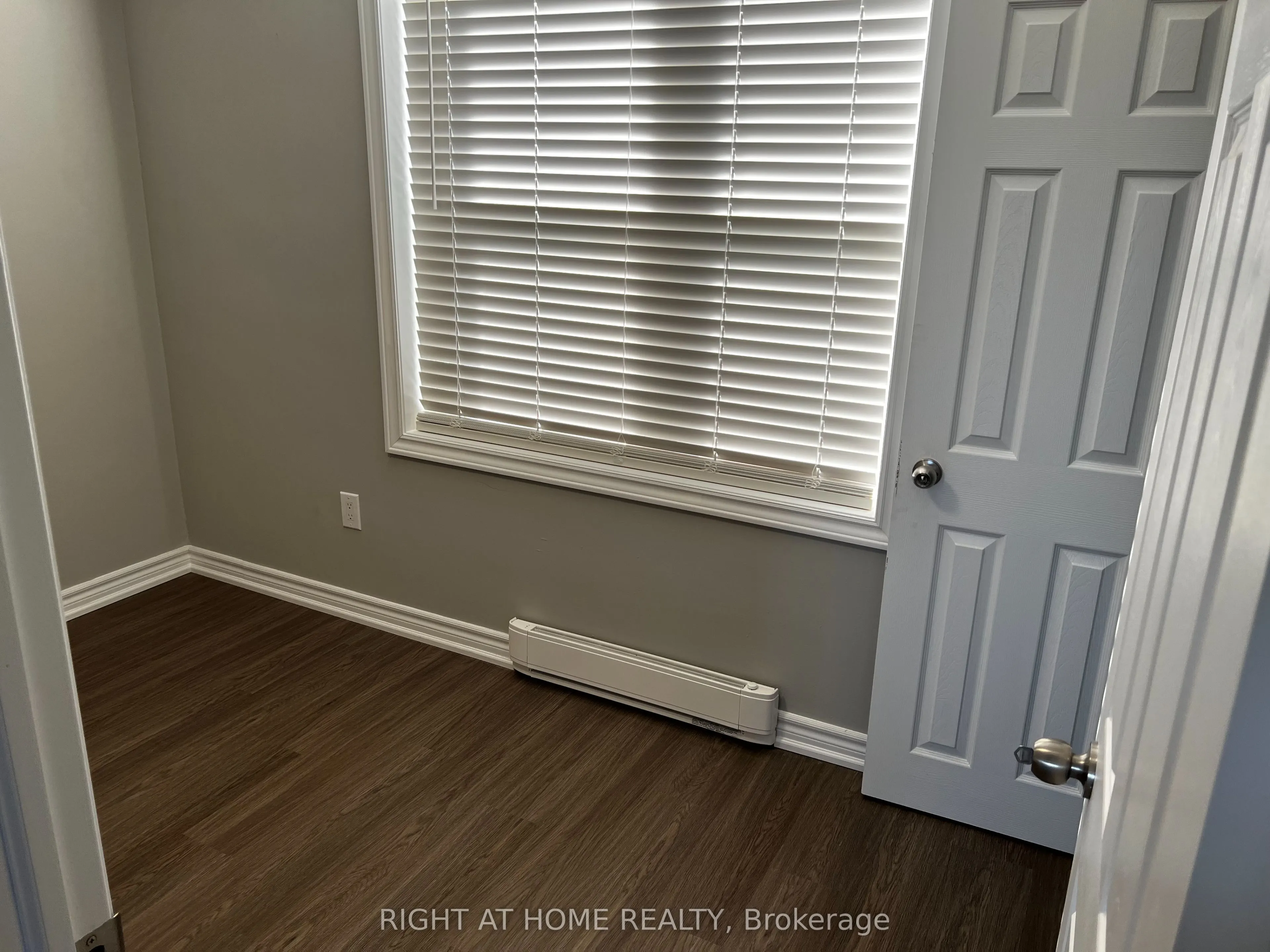 4 Grosvenor Avenue S #Unit 6