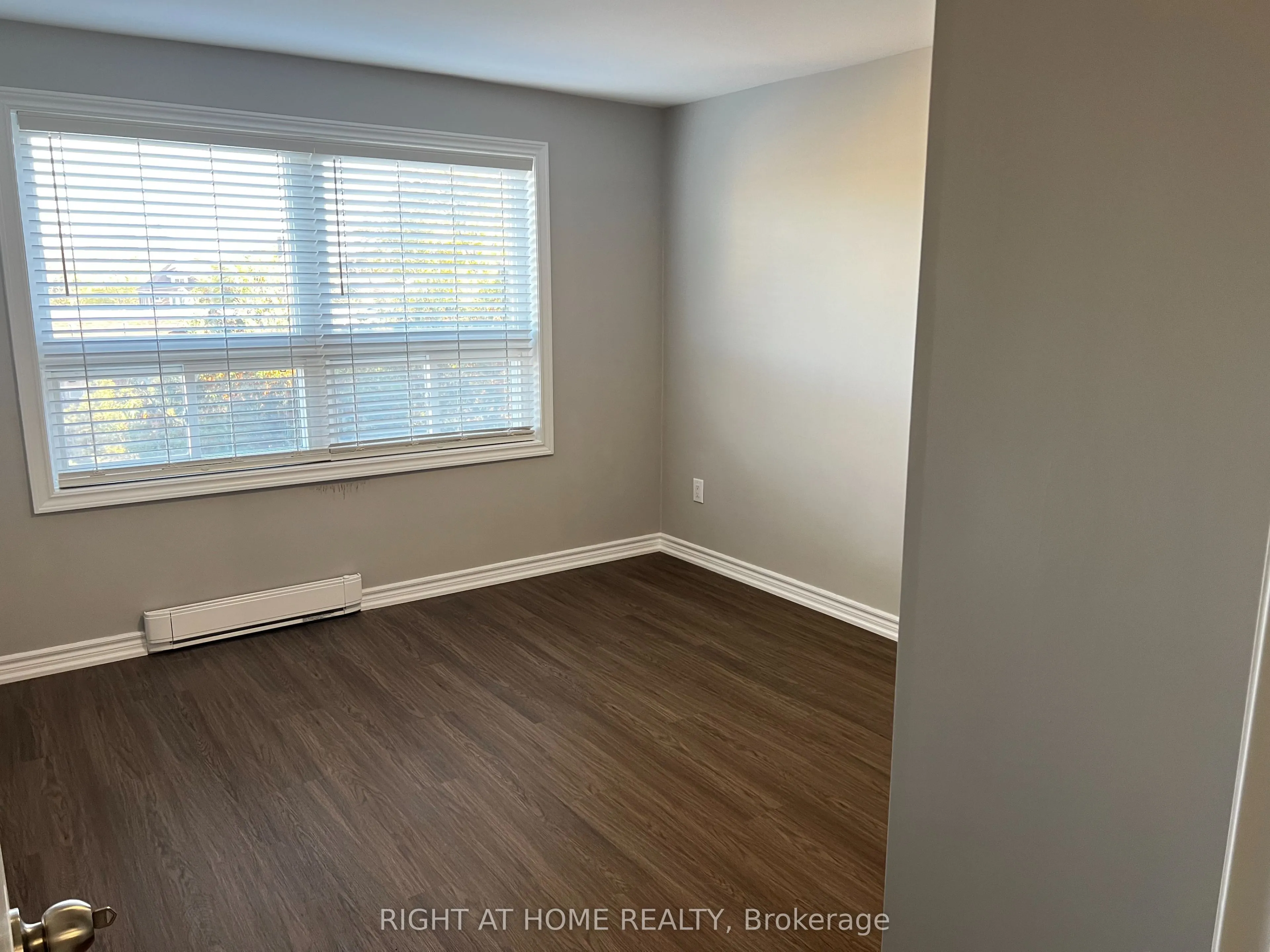 4 Grosvenor Avenue S #Unit 6