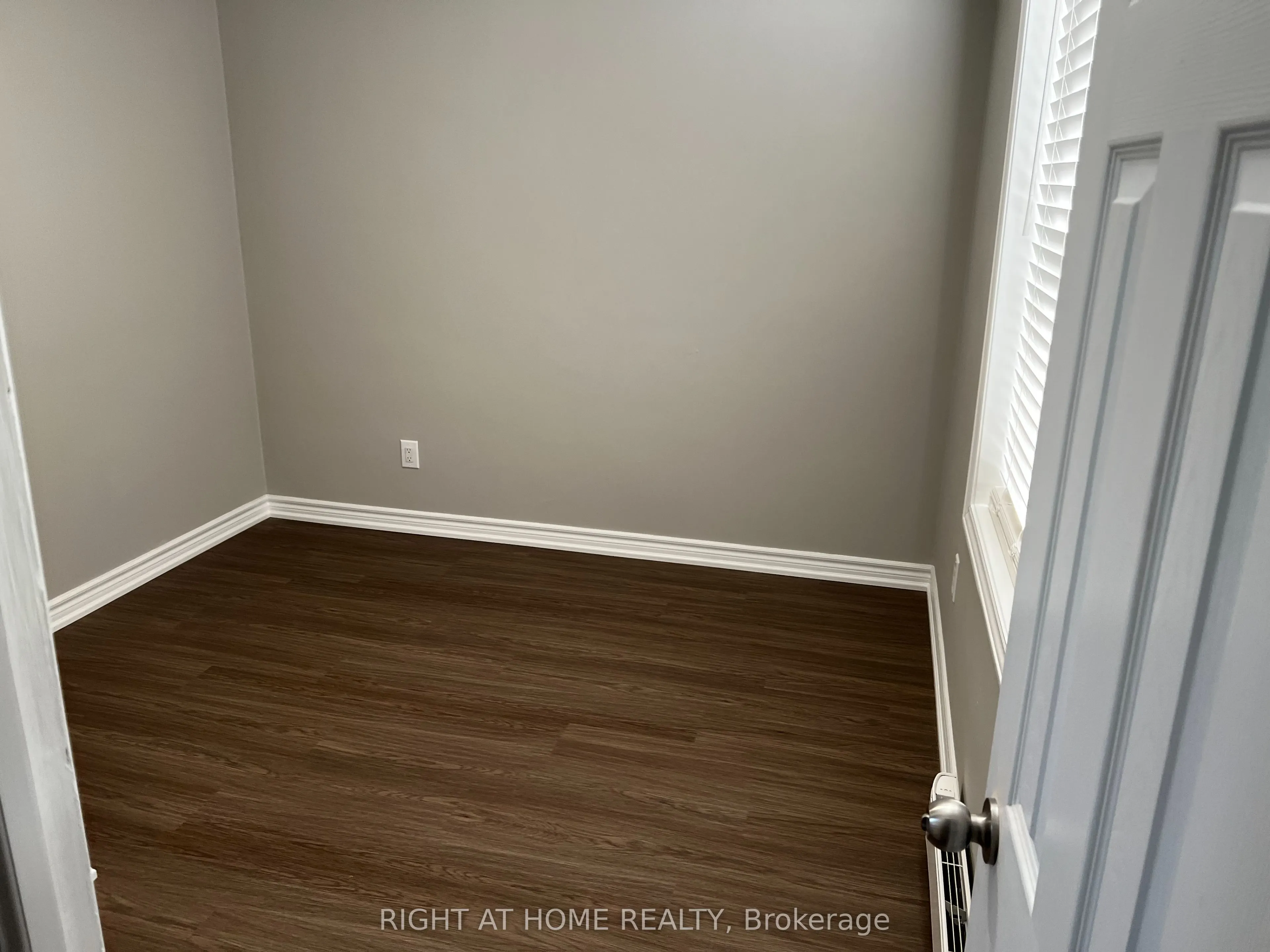 4 Grosvenor Avenue S #Unit 6