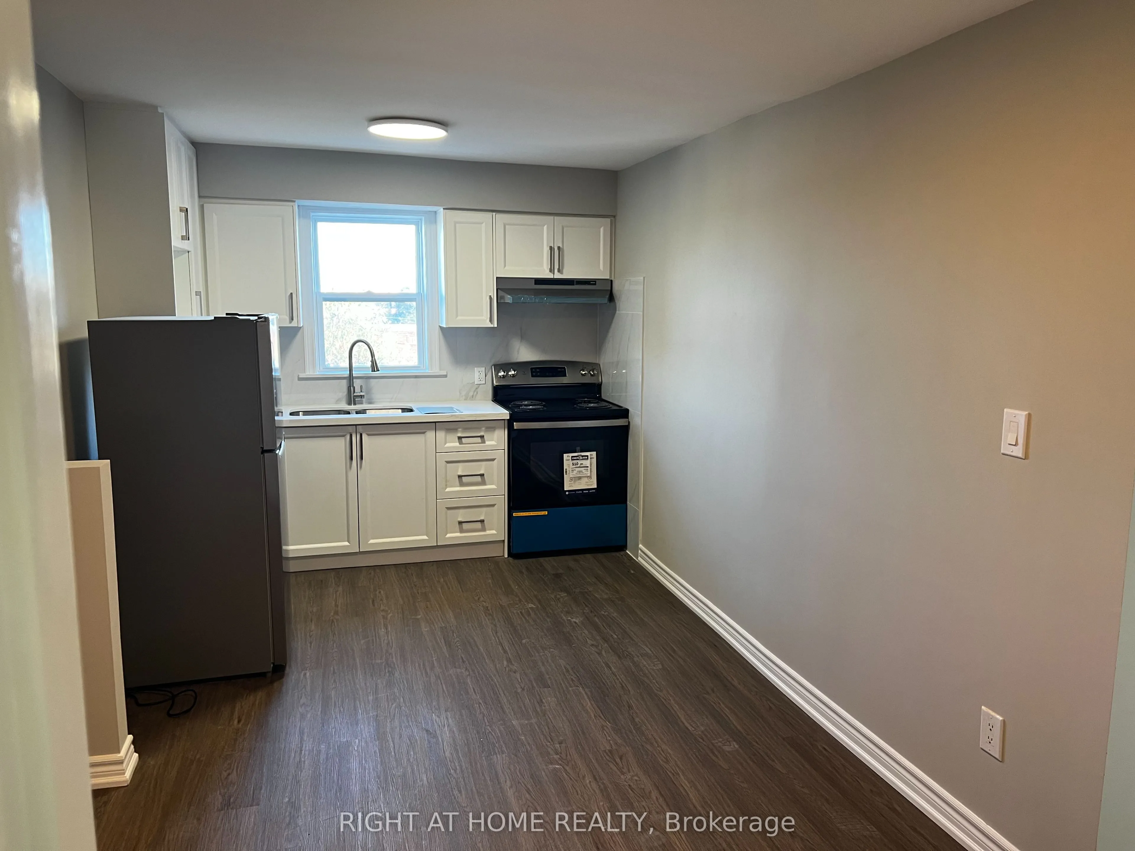 4 Grosvenor Avenue S #Unit 6