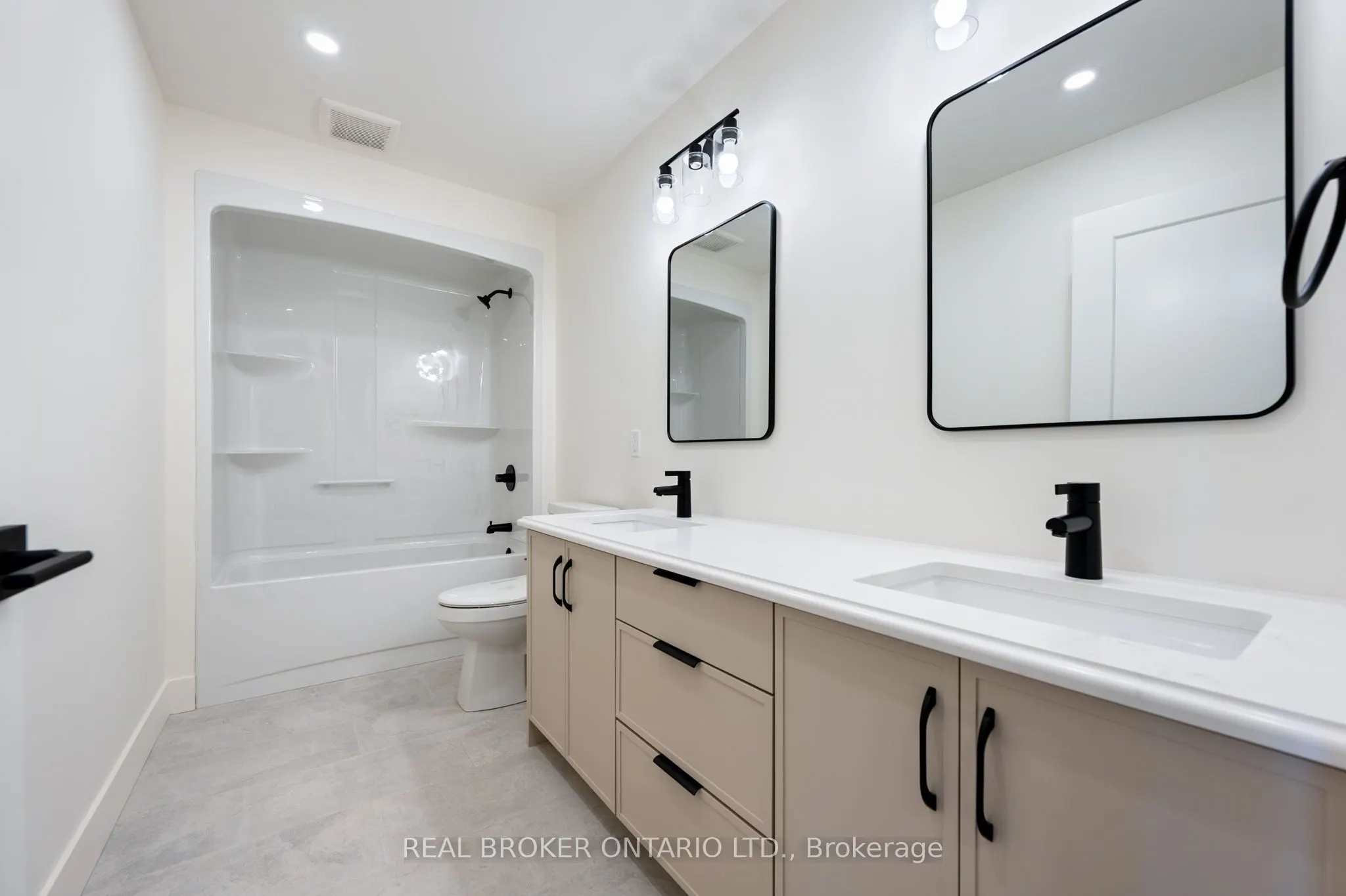 153 DAVIS Street #3