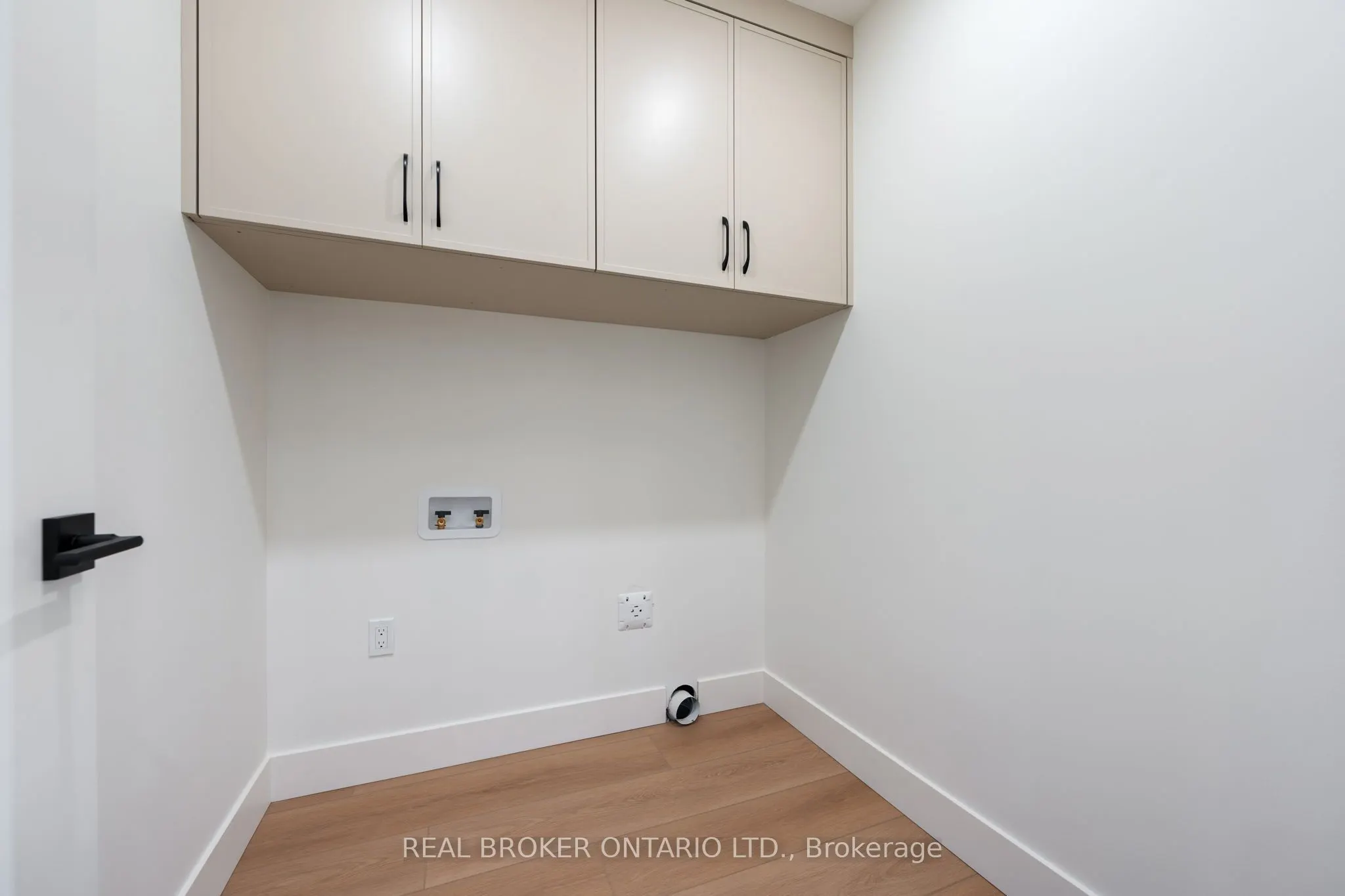 153 DAVIS Street #3