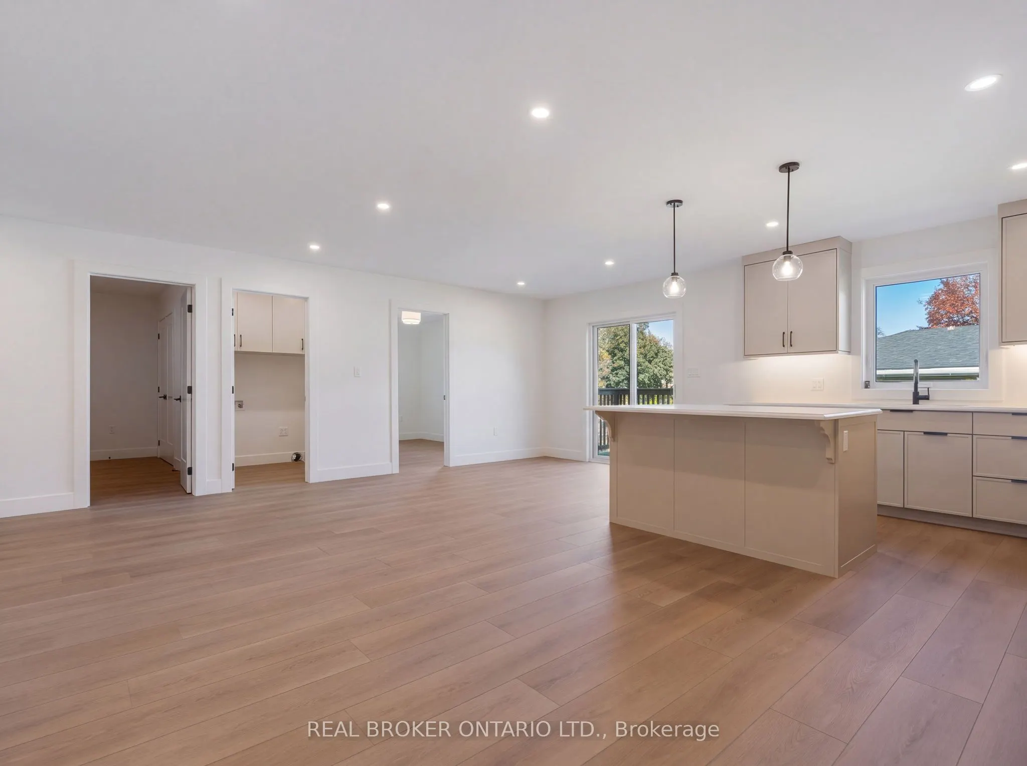 153 DAVIS Street #3