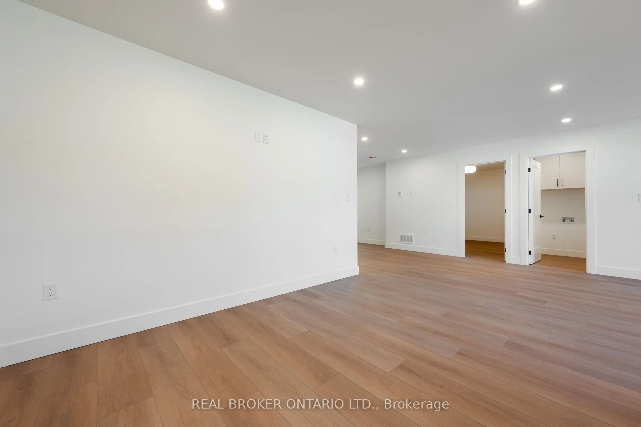 153 DAVIS Street #3