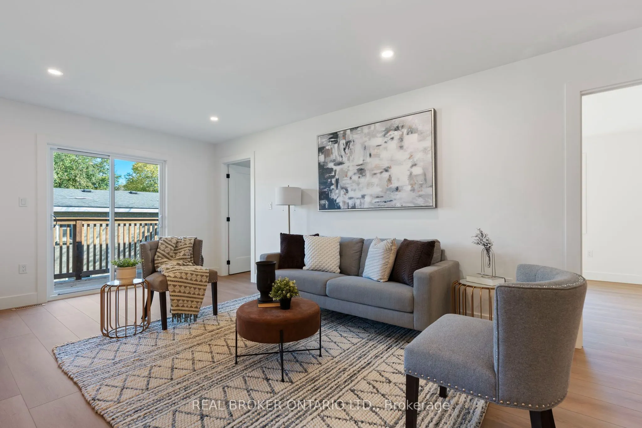 151 DAVIS Street #4