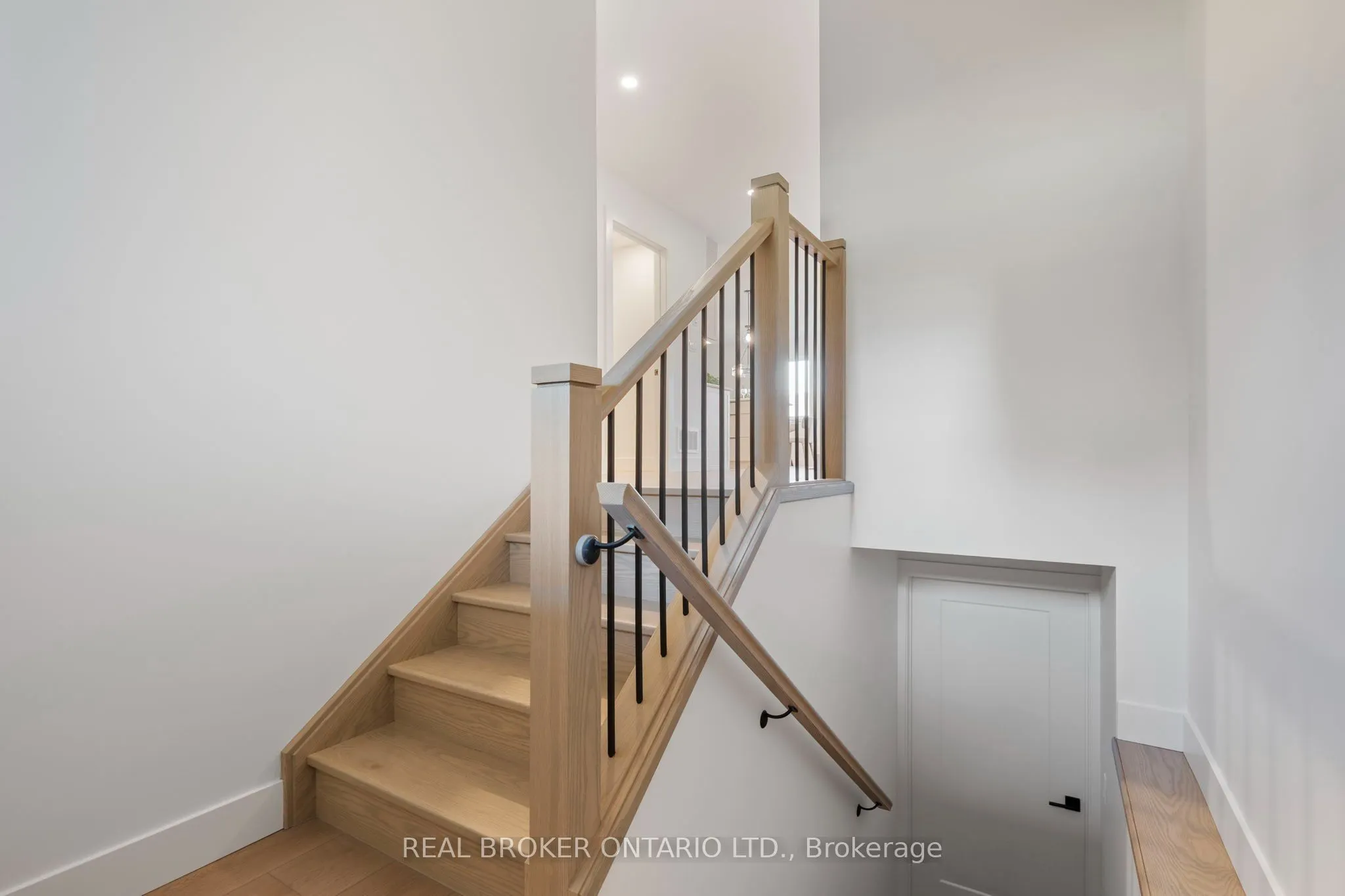 151 DAVIS Street #4