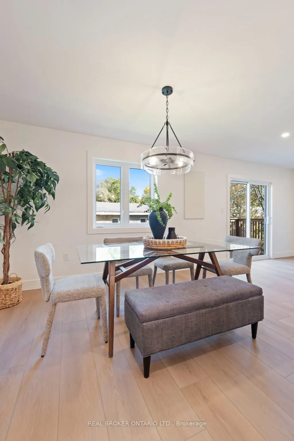 151 DAVIS Street #4