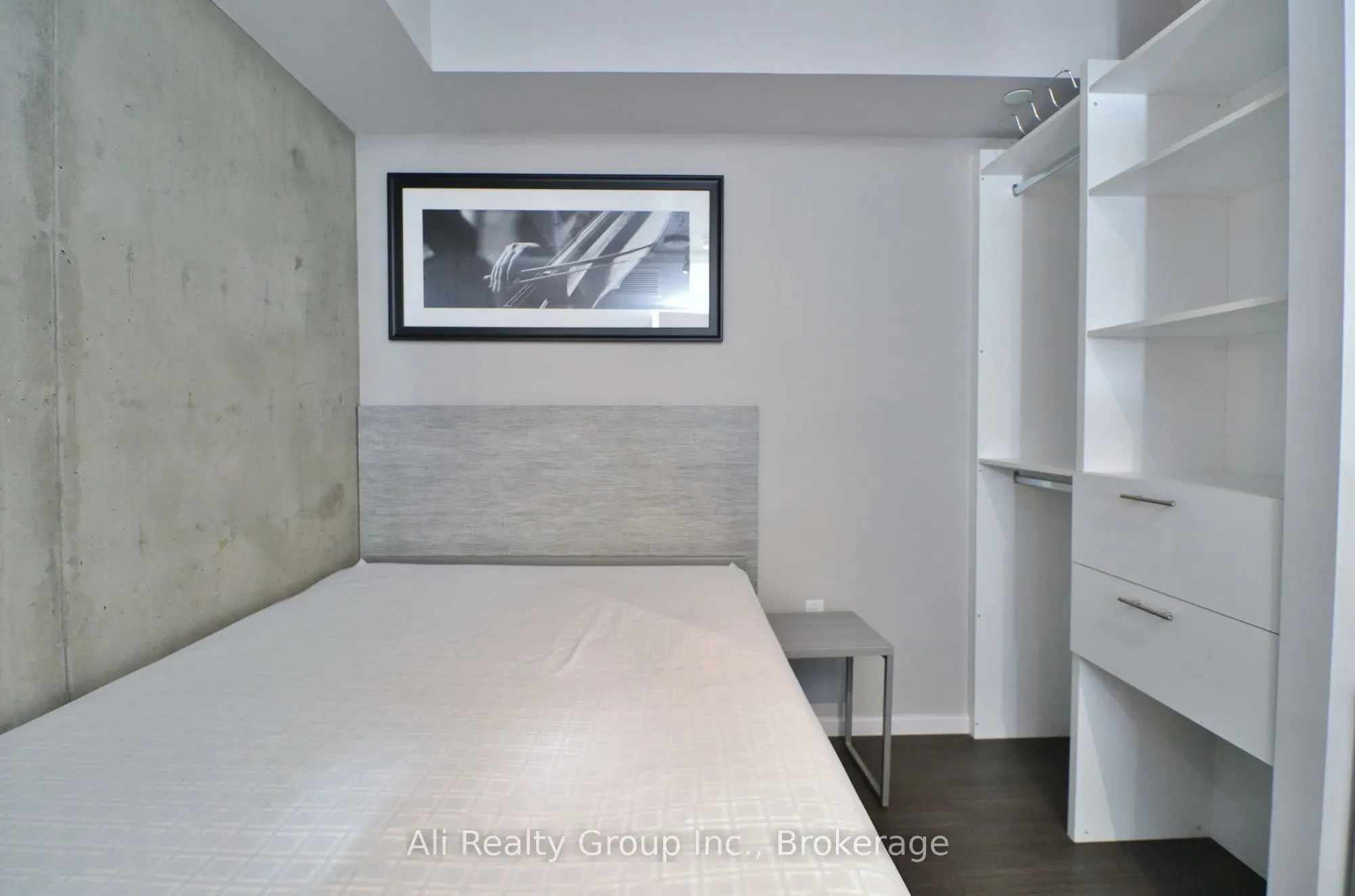 105 Champagne Avenue S #1601