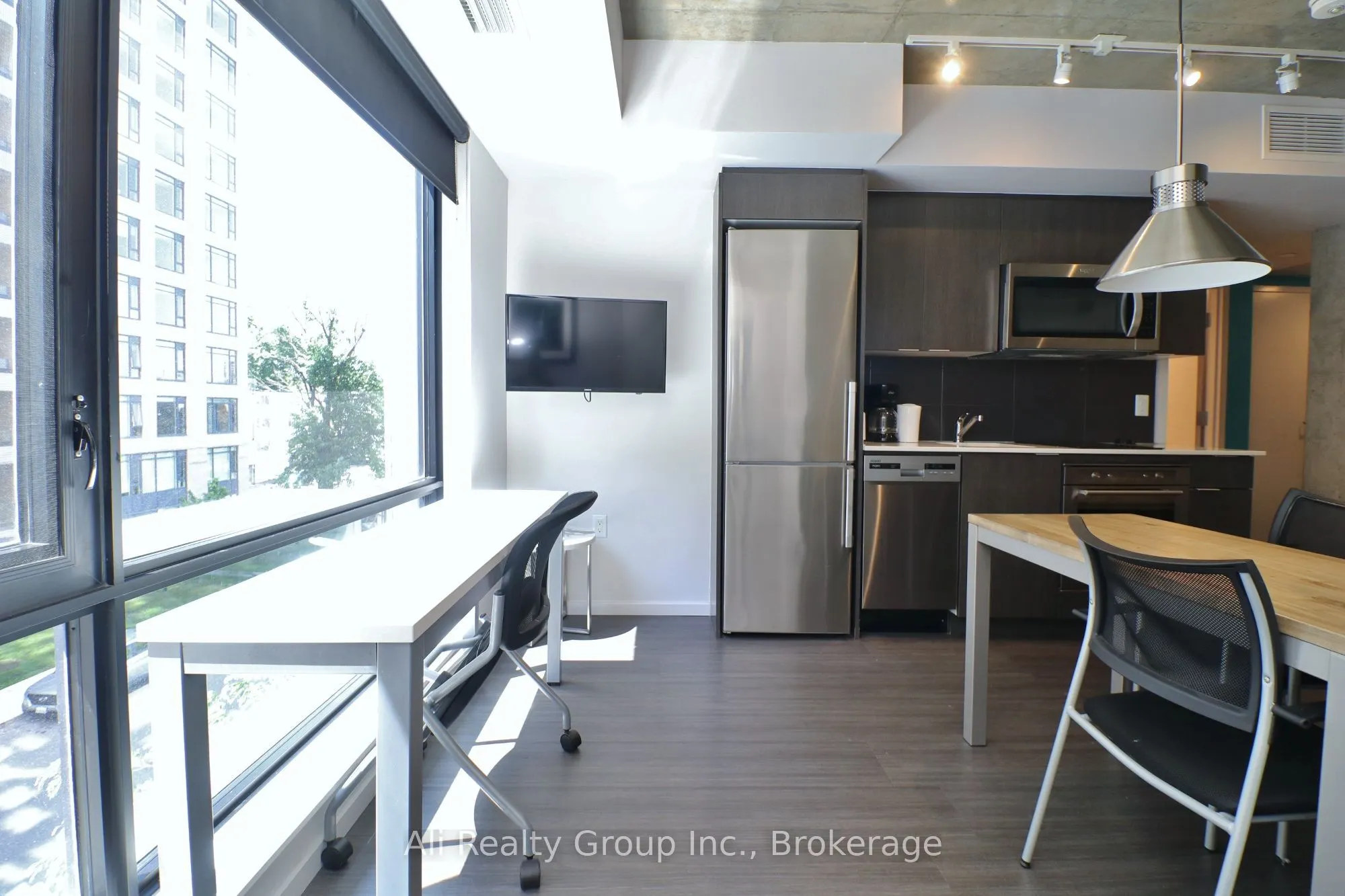 105 Champagne Avenue S #1601
