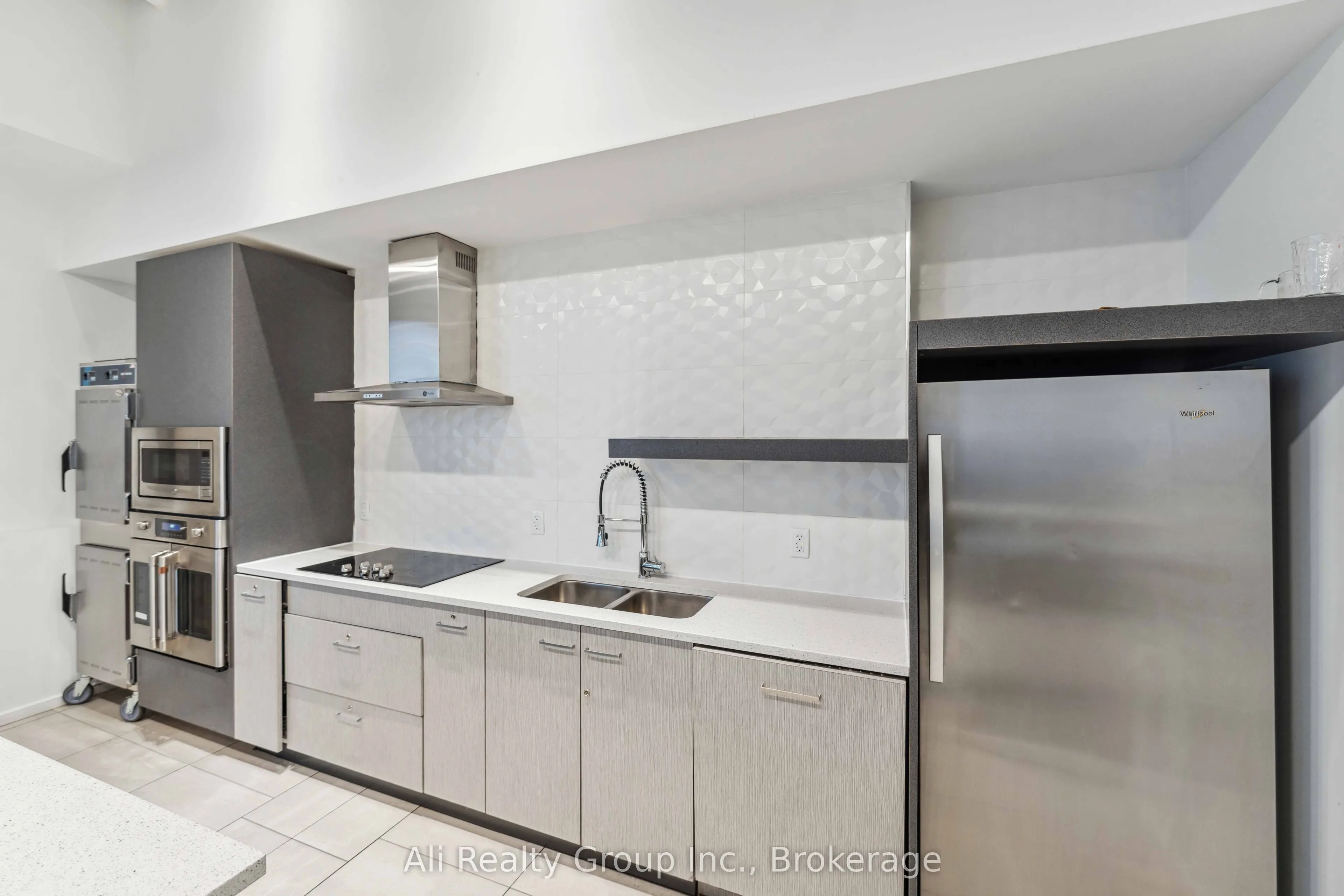 105 Champagne Avenue S #1601