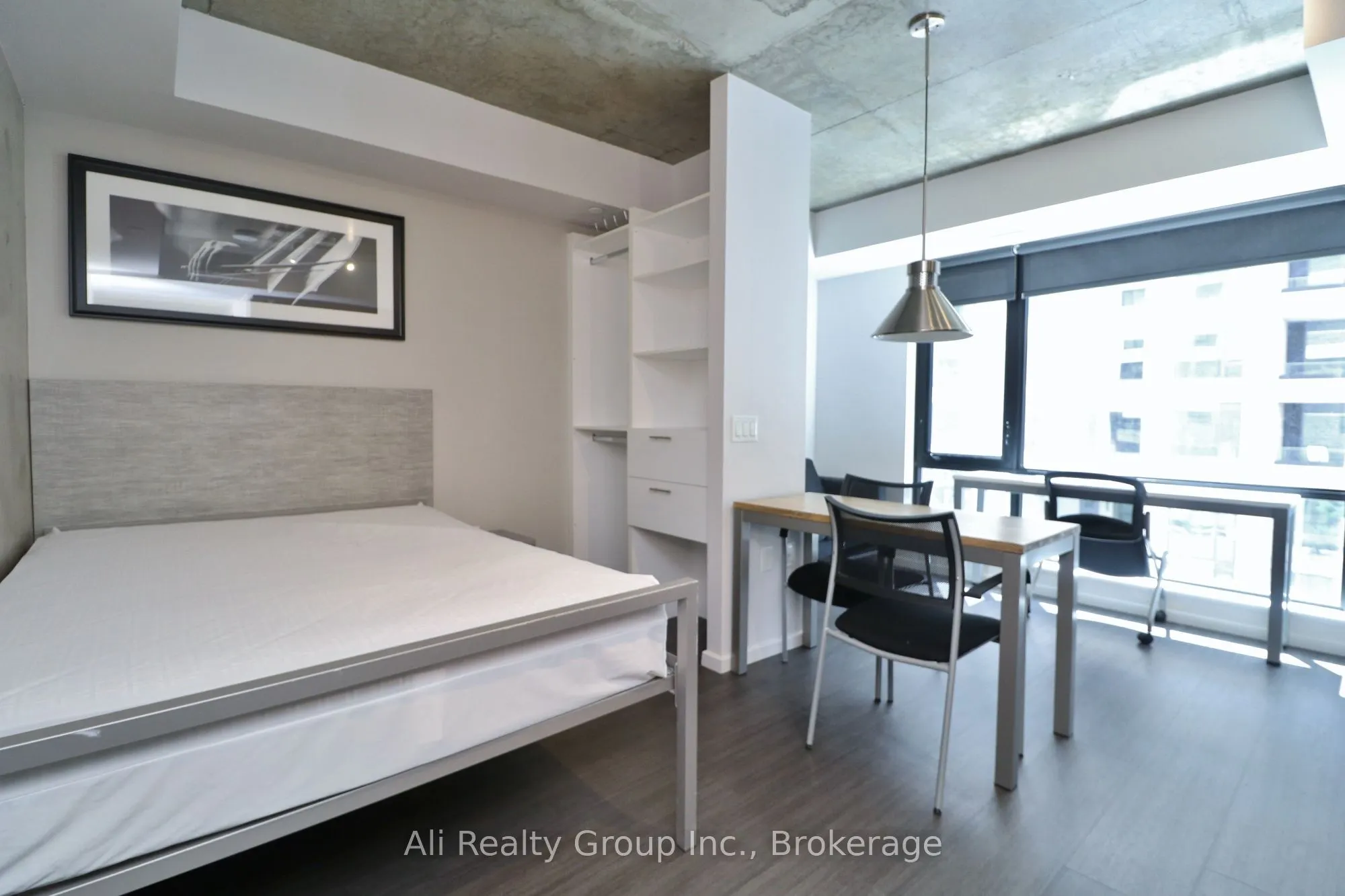 105 Champagne Avenue S #1601
