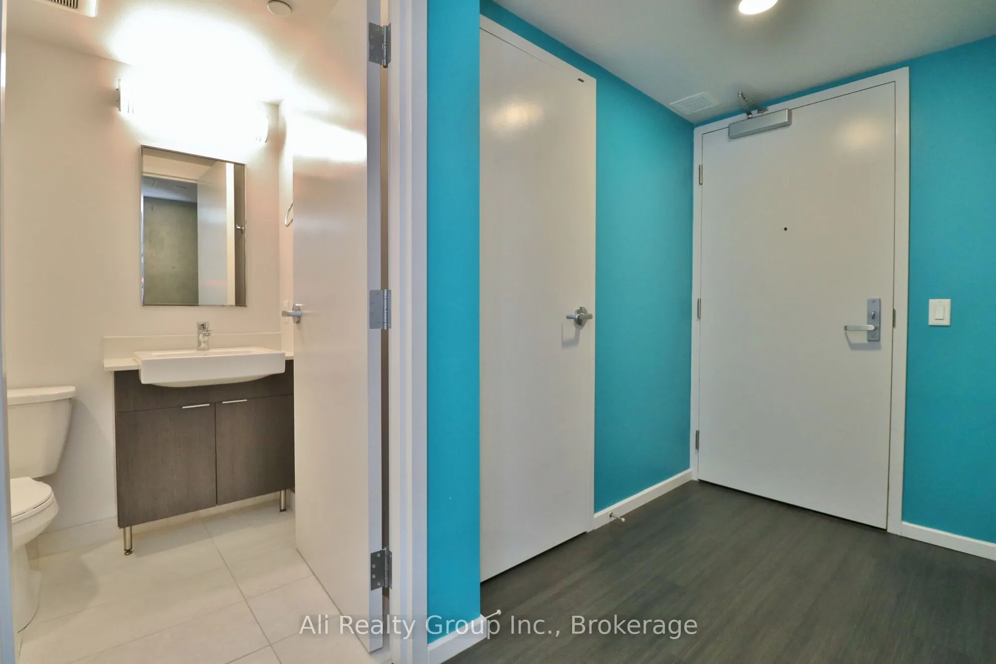 105 Champagne Avenue S #1601