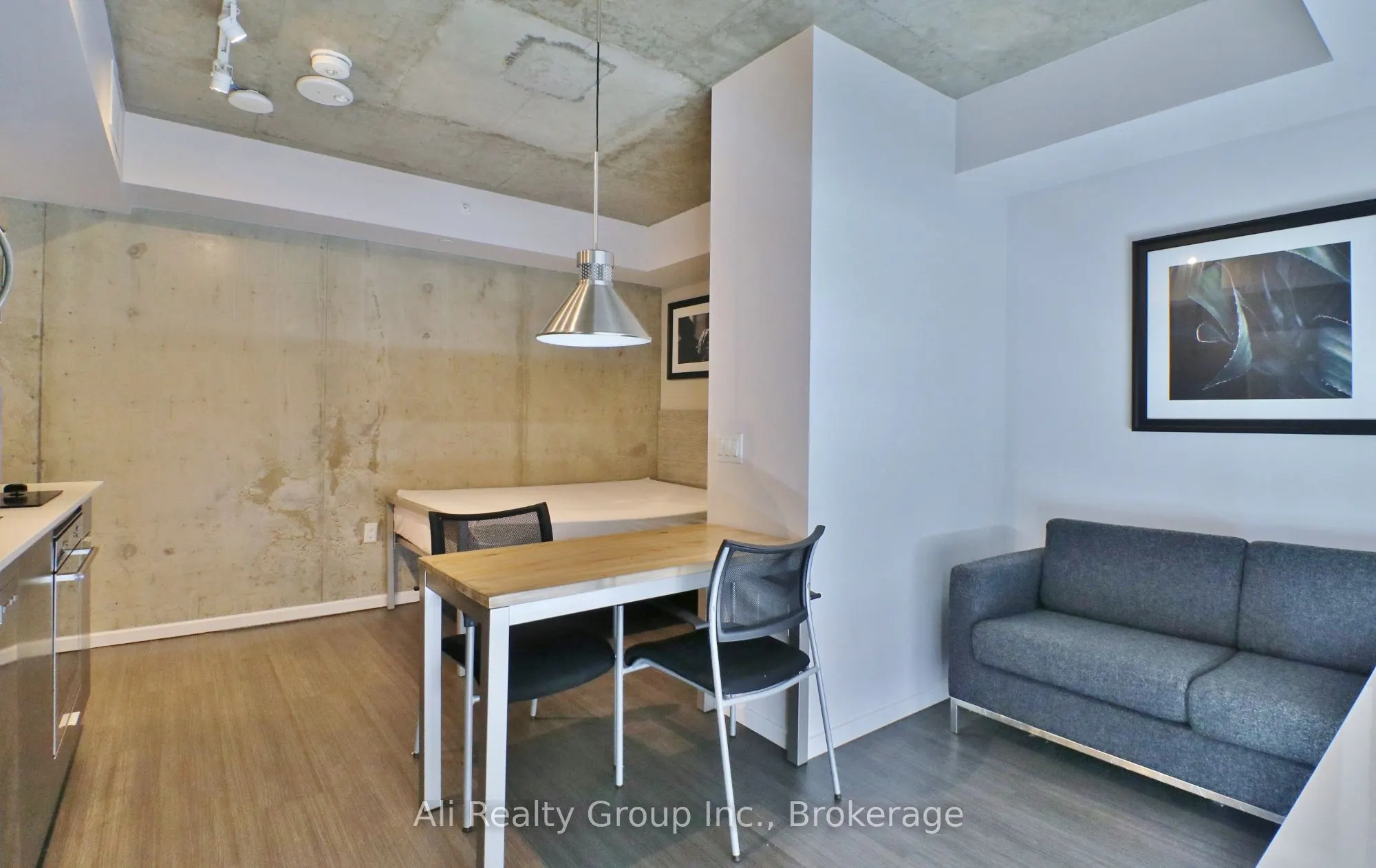 105 Champagne Avenue S #1601