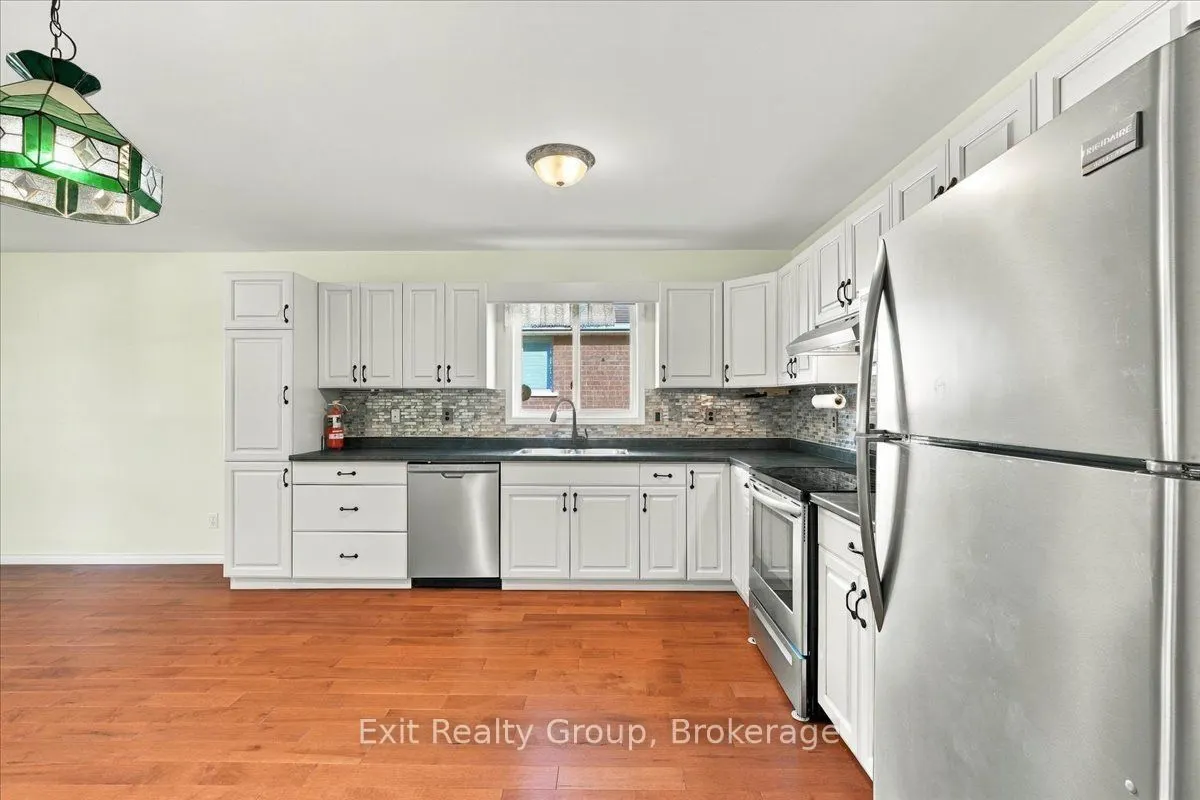 6 Hemlock Crescent