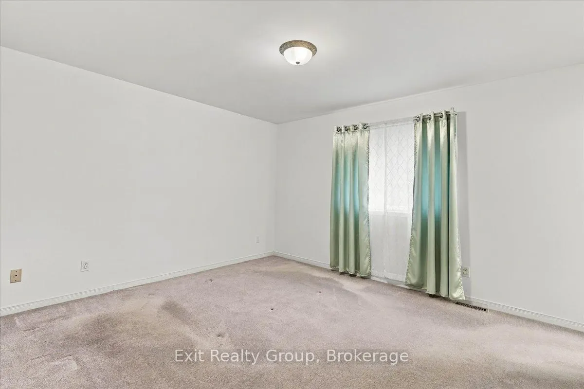 6 Hemlock Crescent