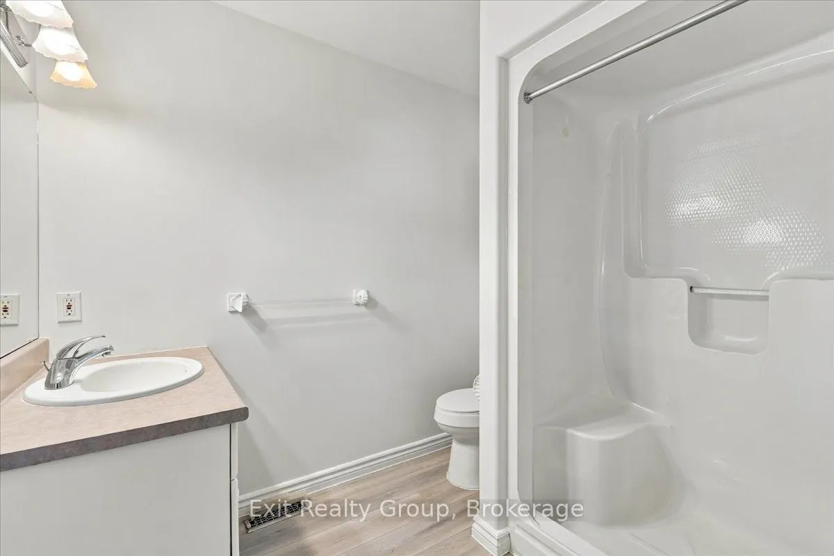 6 Hemlock Crescent