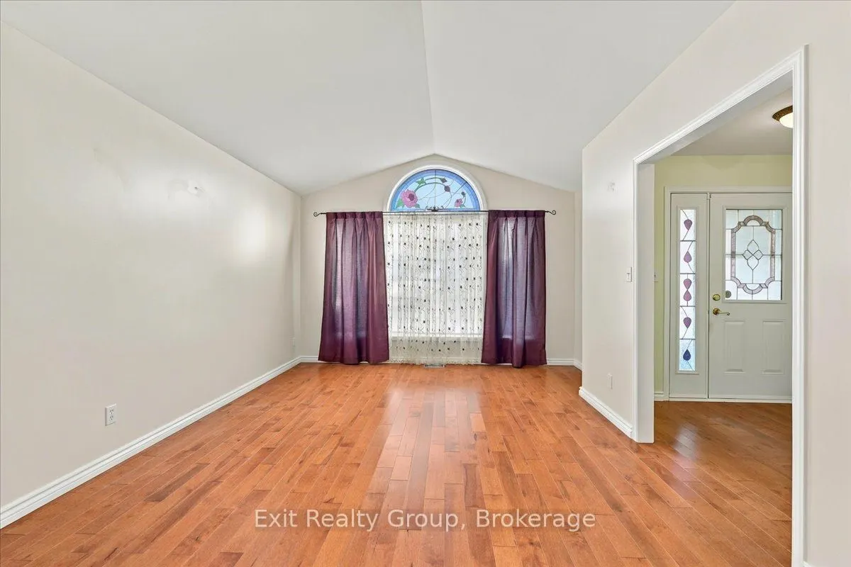 6 Hemlock Crescent