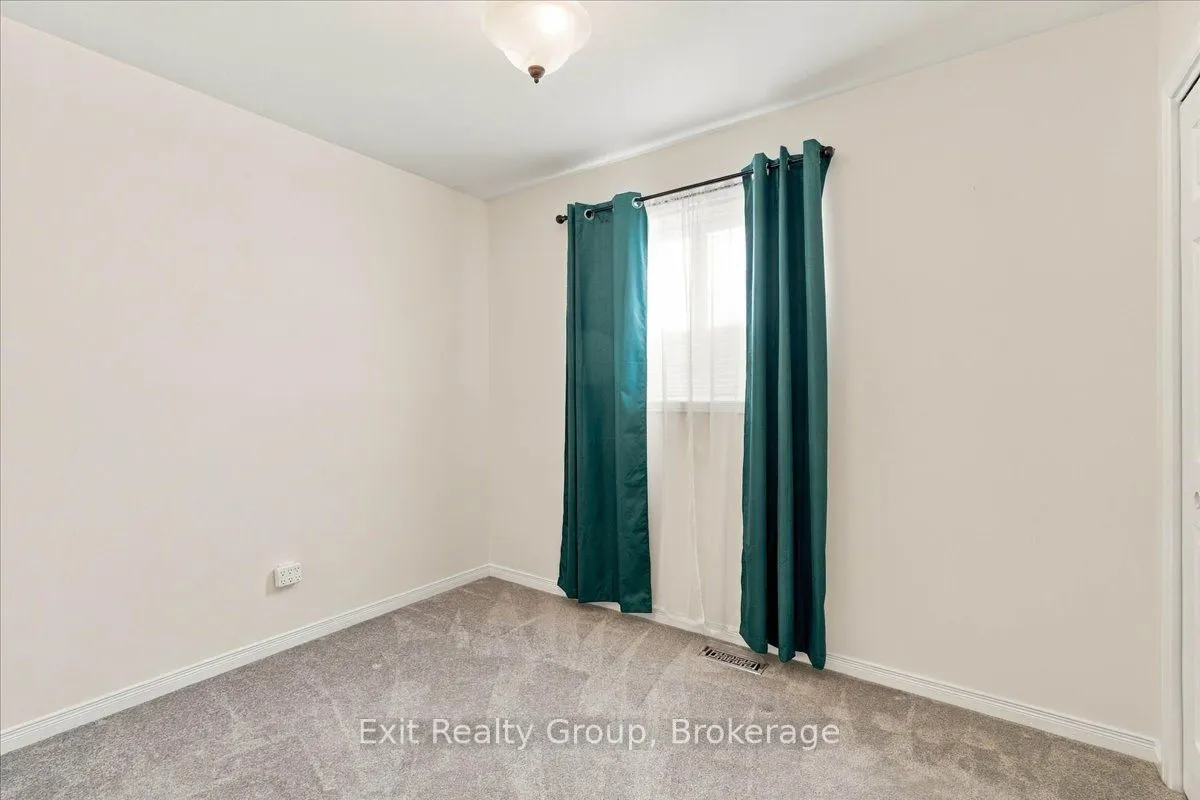 6 Hemlock Crescent