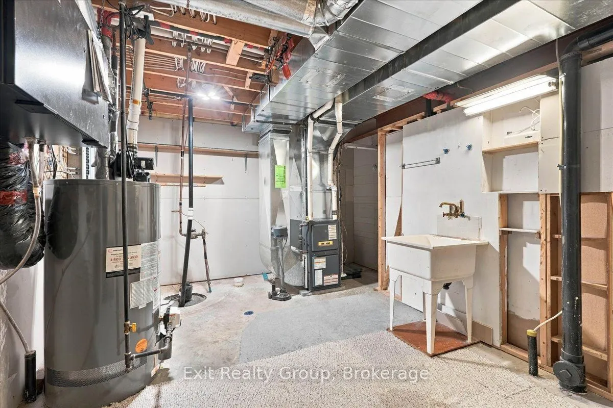 6 Hemlock Crescent