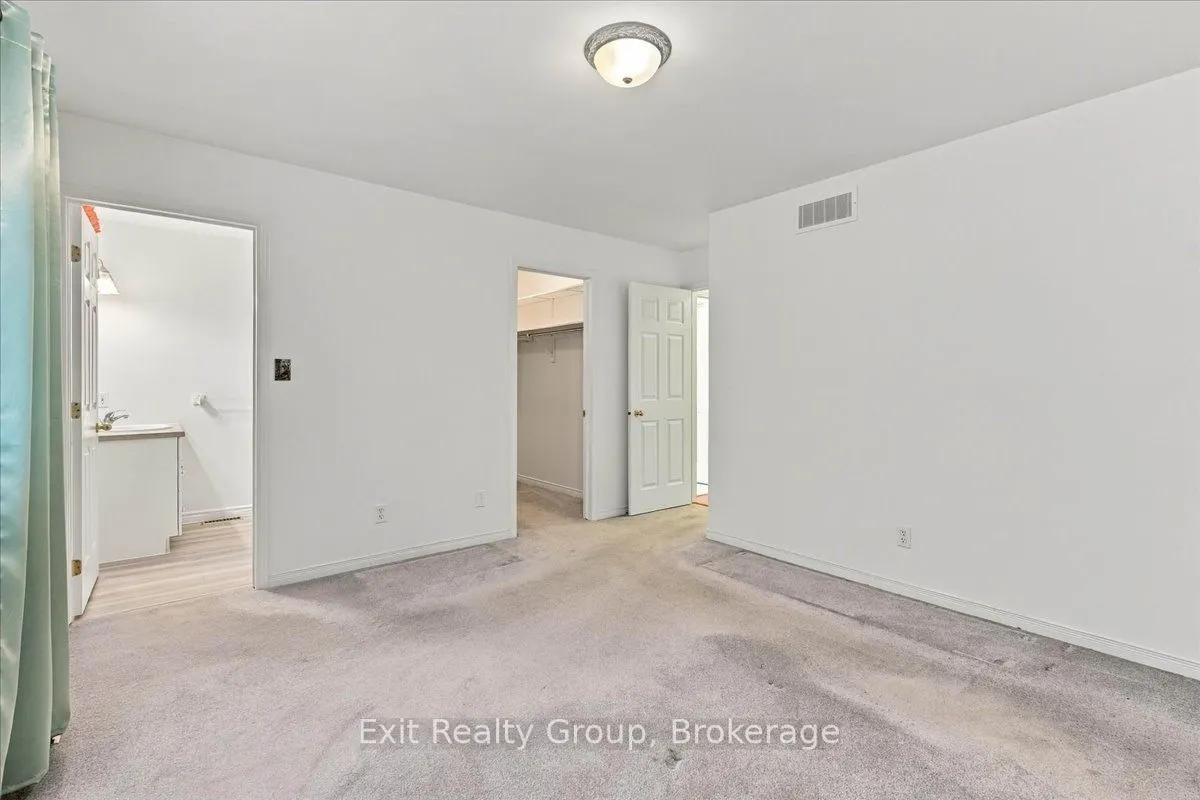 6 Hemlock Crescent