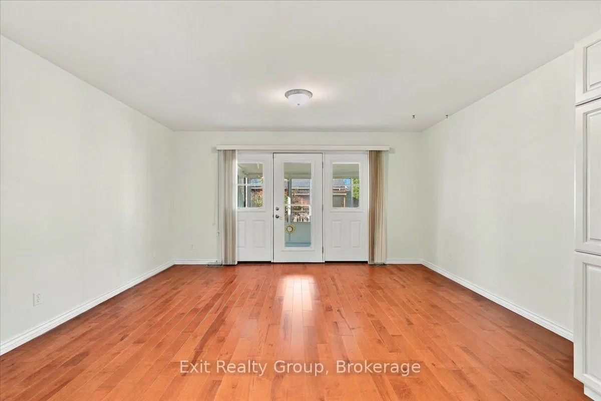 6 Hemlock Crescent