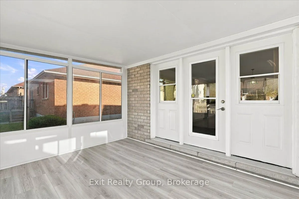 6 Hemlock Crescent