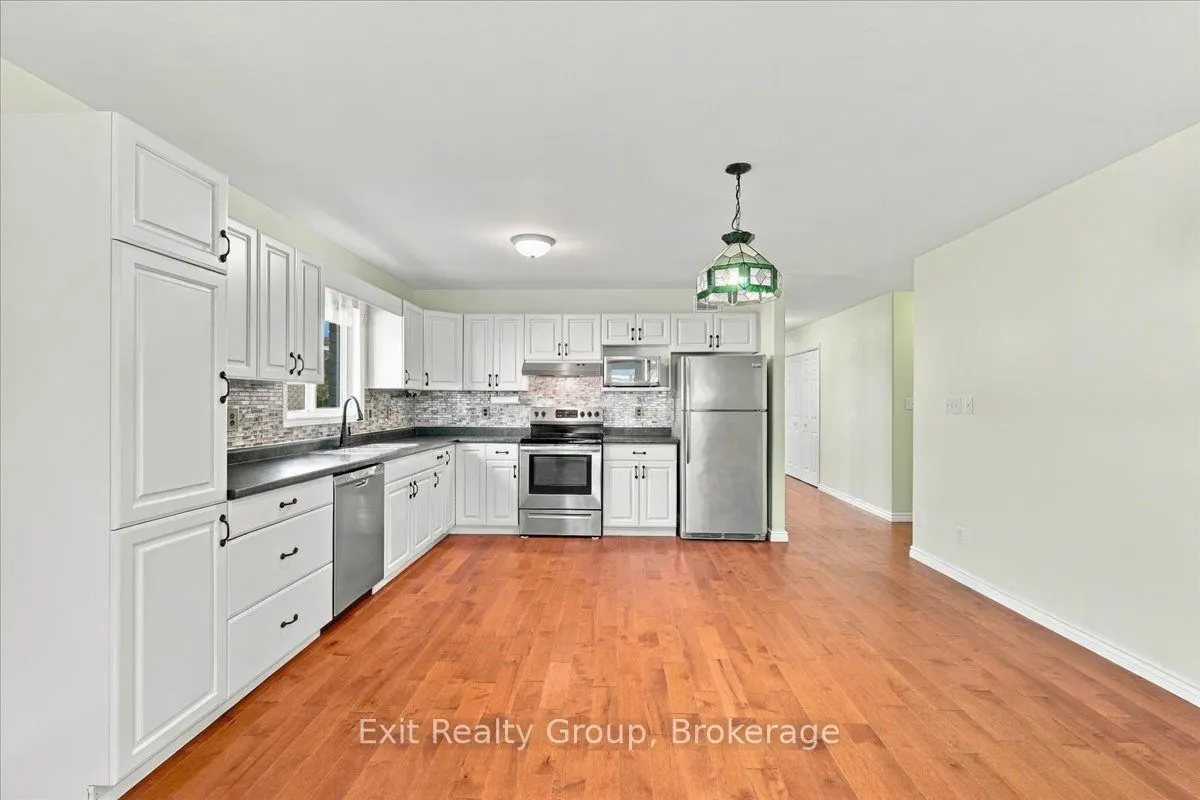 6 Hemlock Crescent