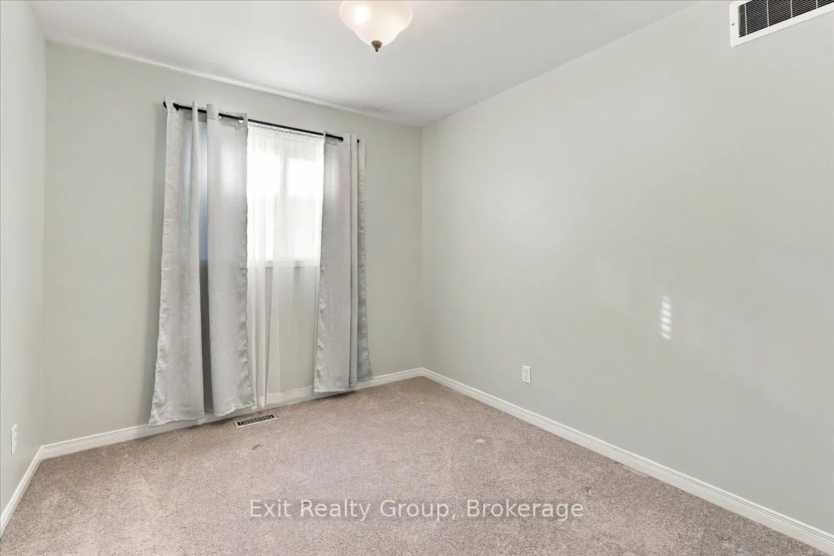 6 Hemlock Crescent