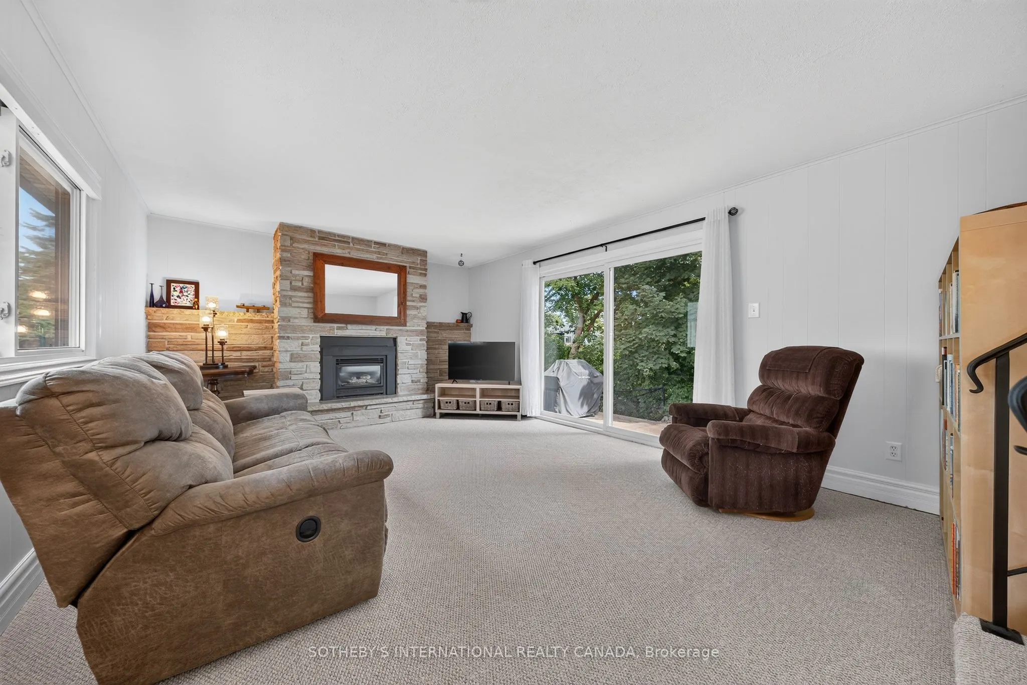 38 Roslin Avenue S