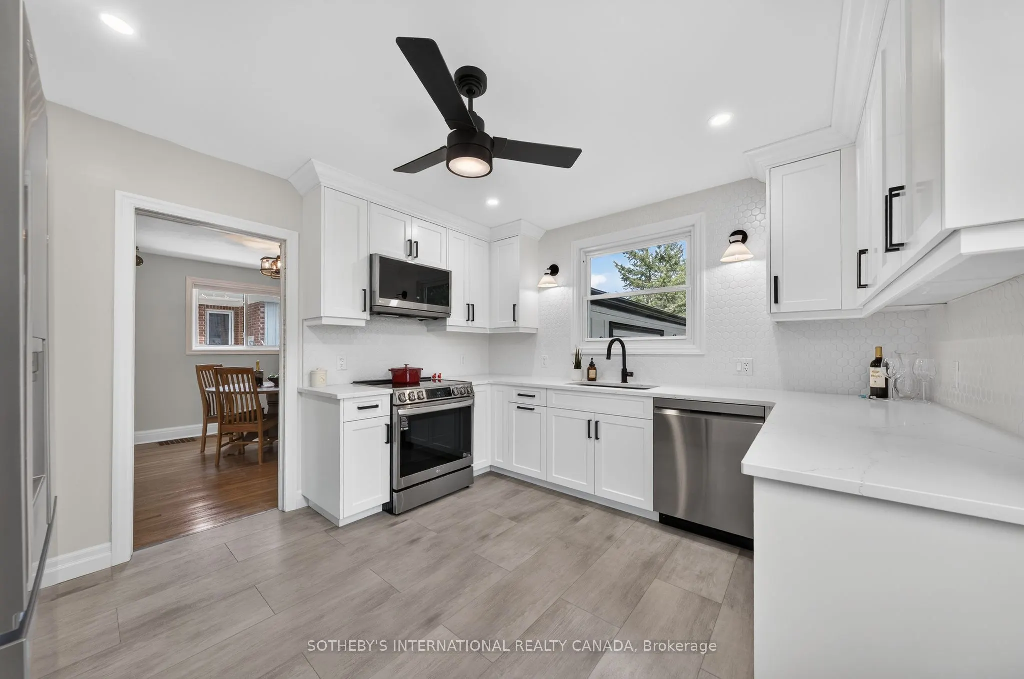 38 Roslin Avenue S