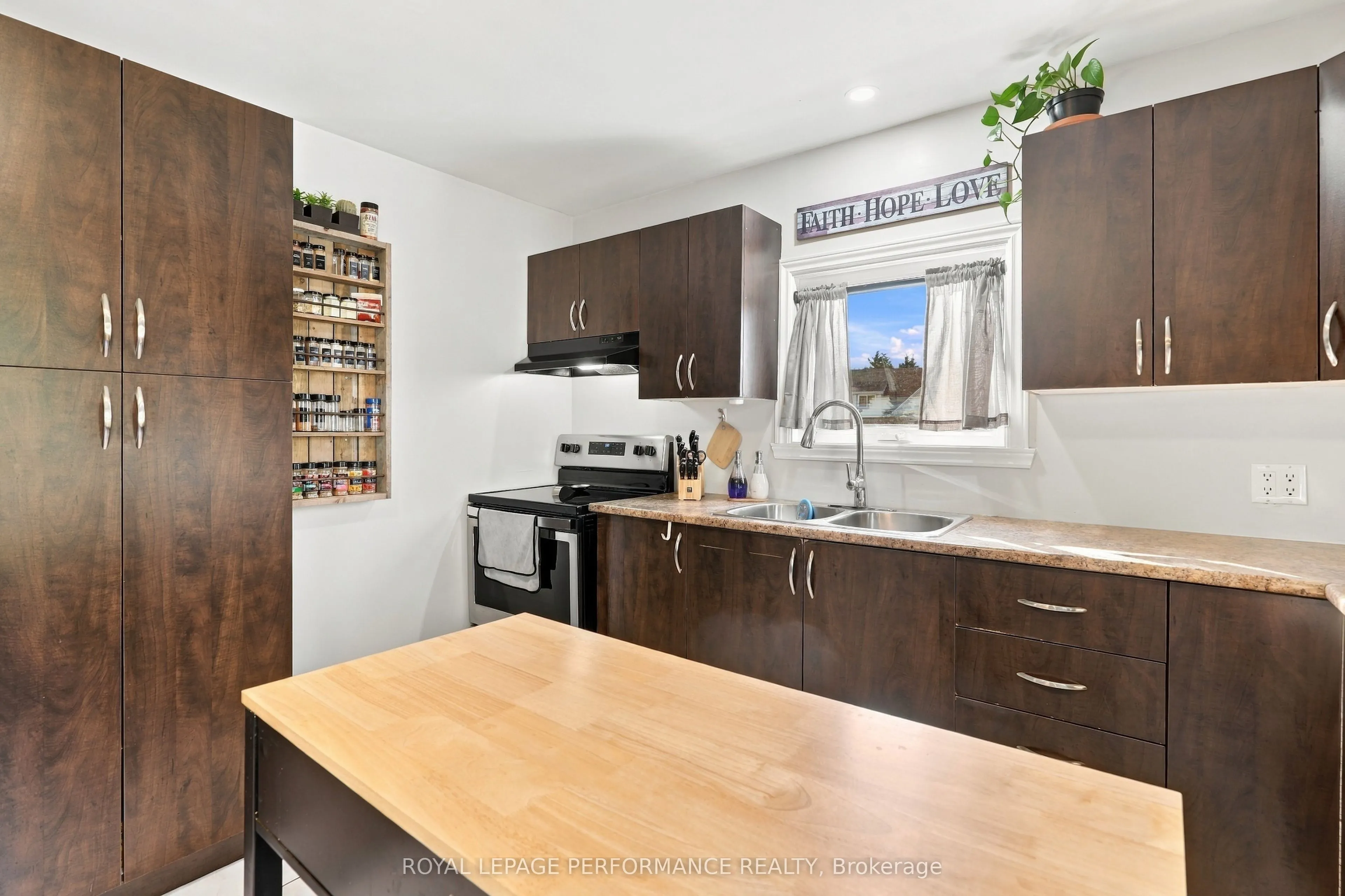 1394 Sandy Hill Road