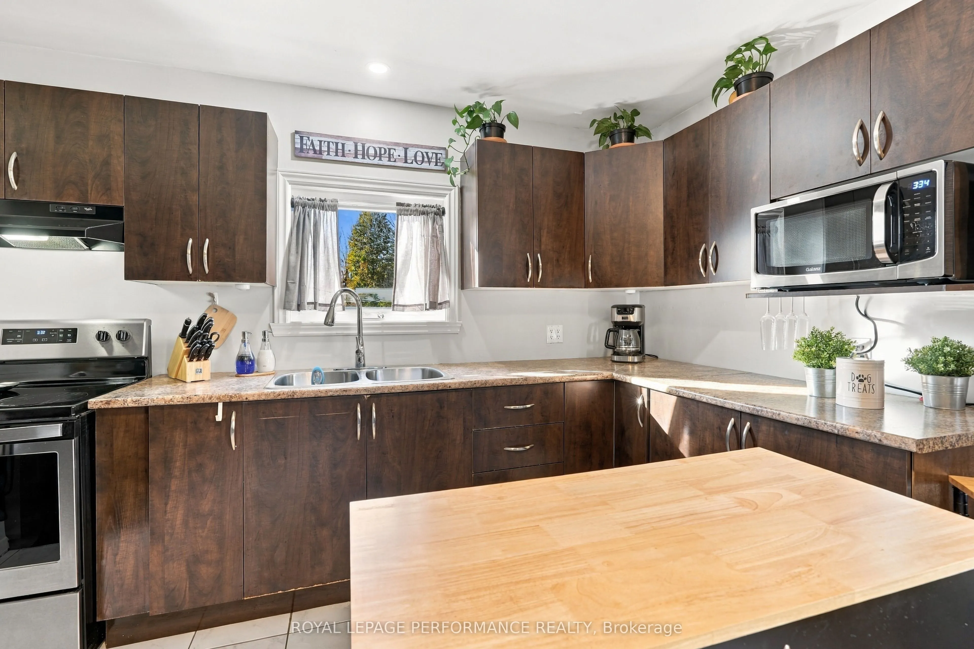1394 Sandy Hill Road