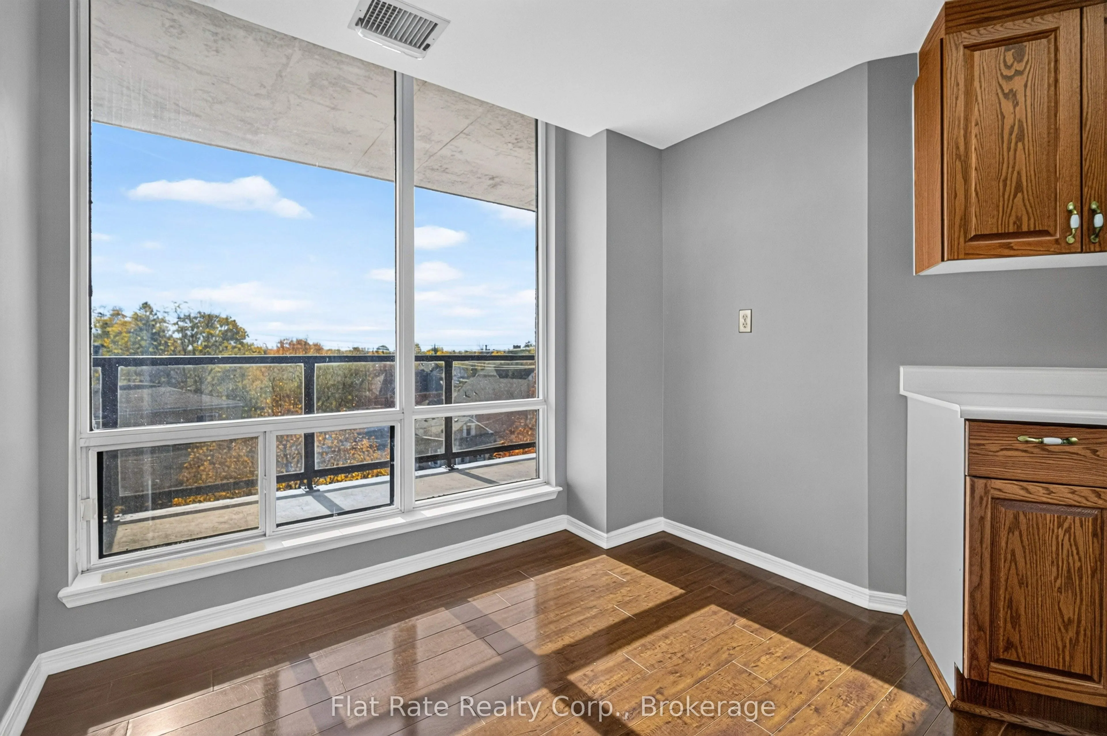 2 George Street N #406