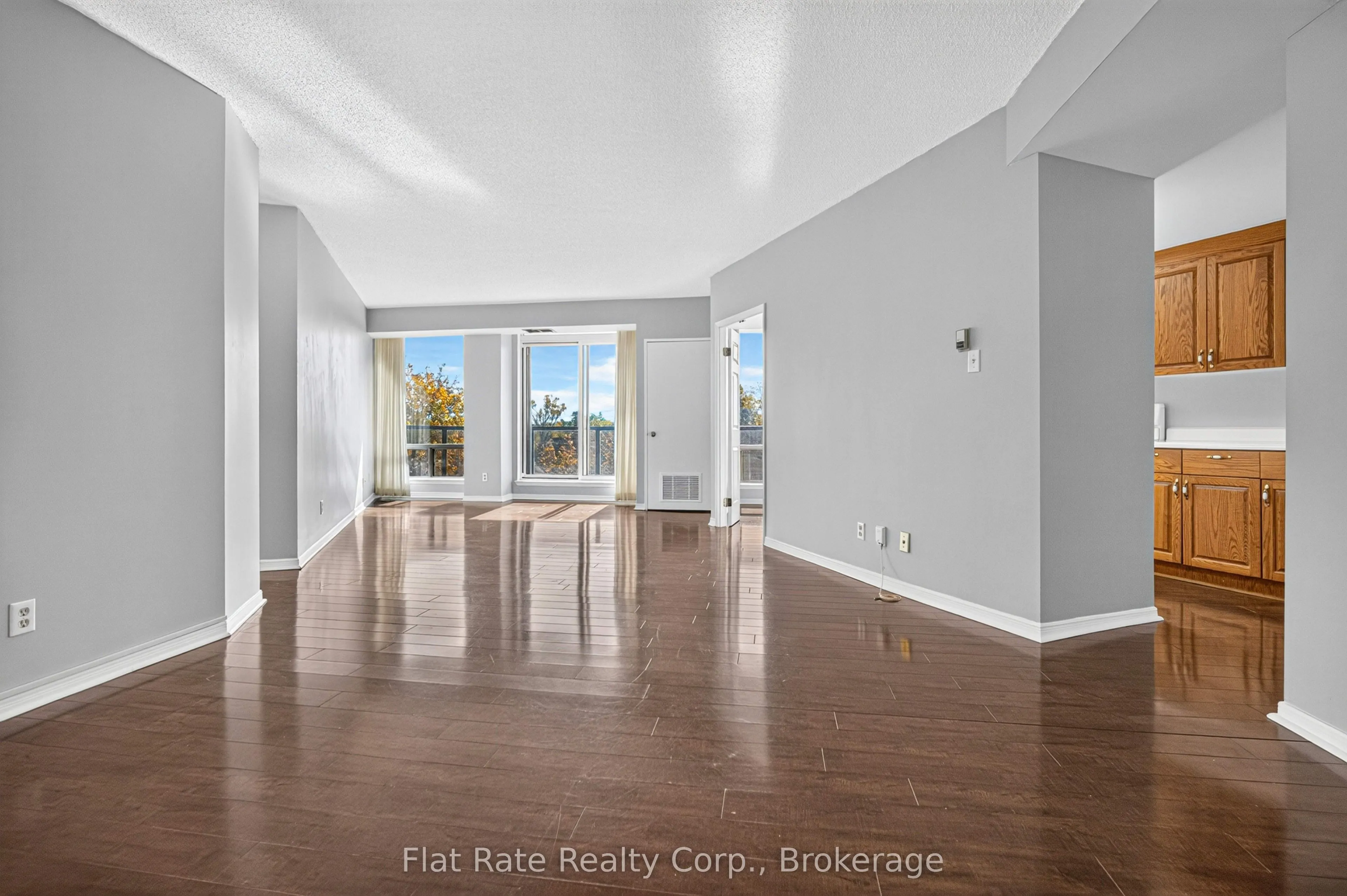 2 George Street N #406