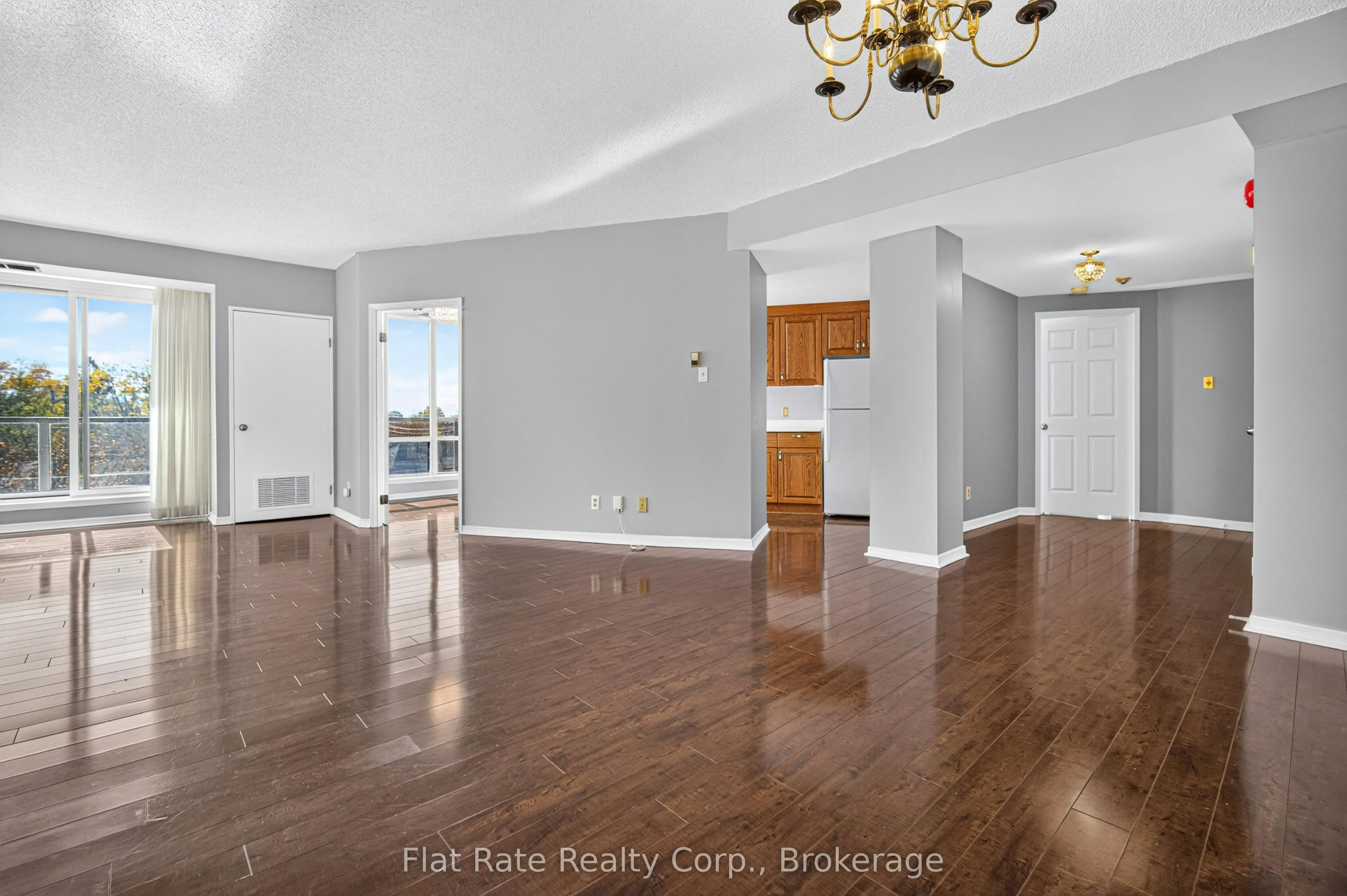 2 George Street N #406