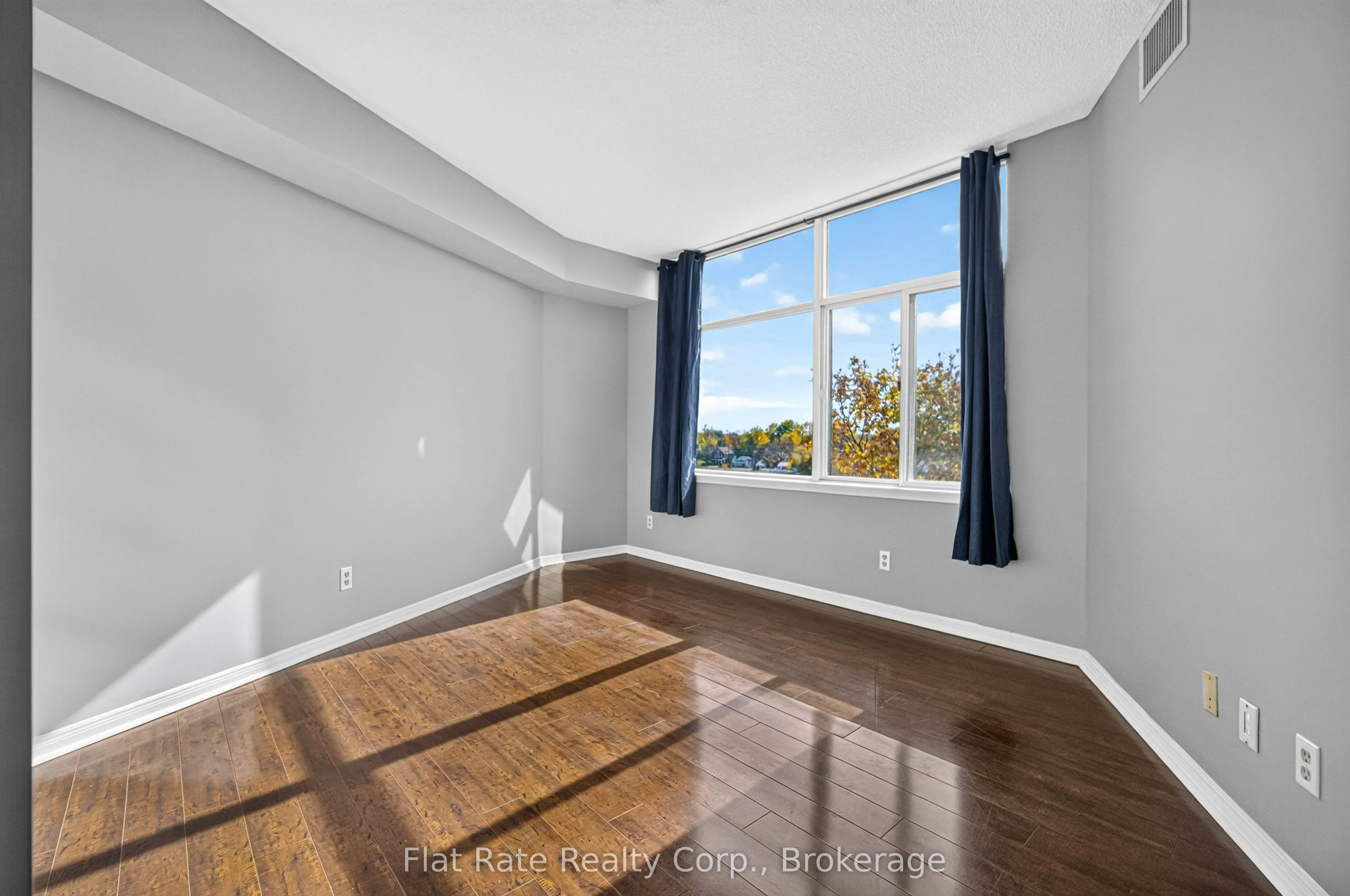 2 George Street N #406
