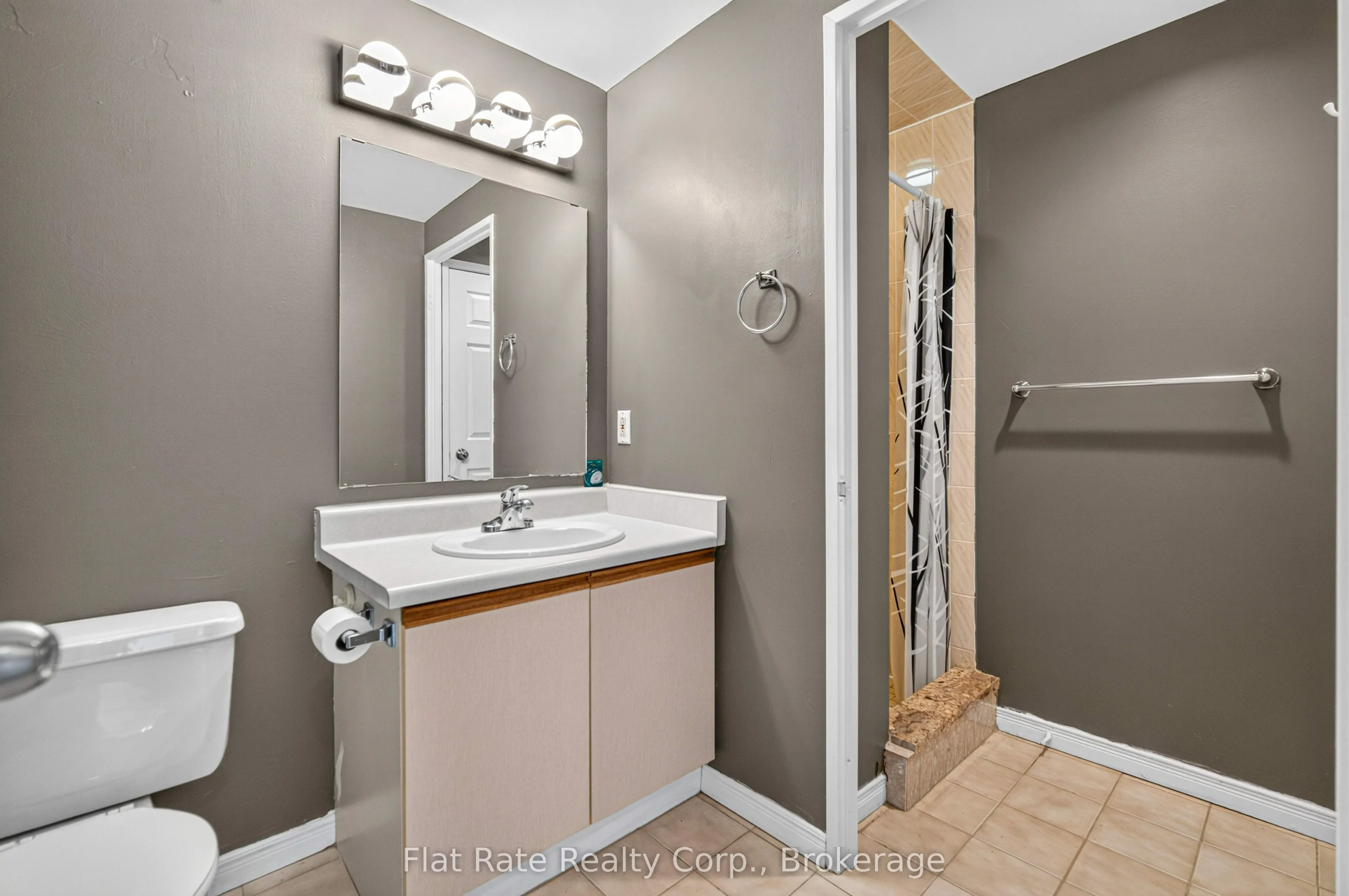 2 George Street N #406