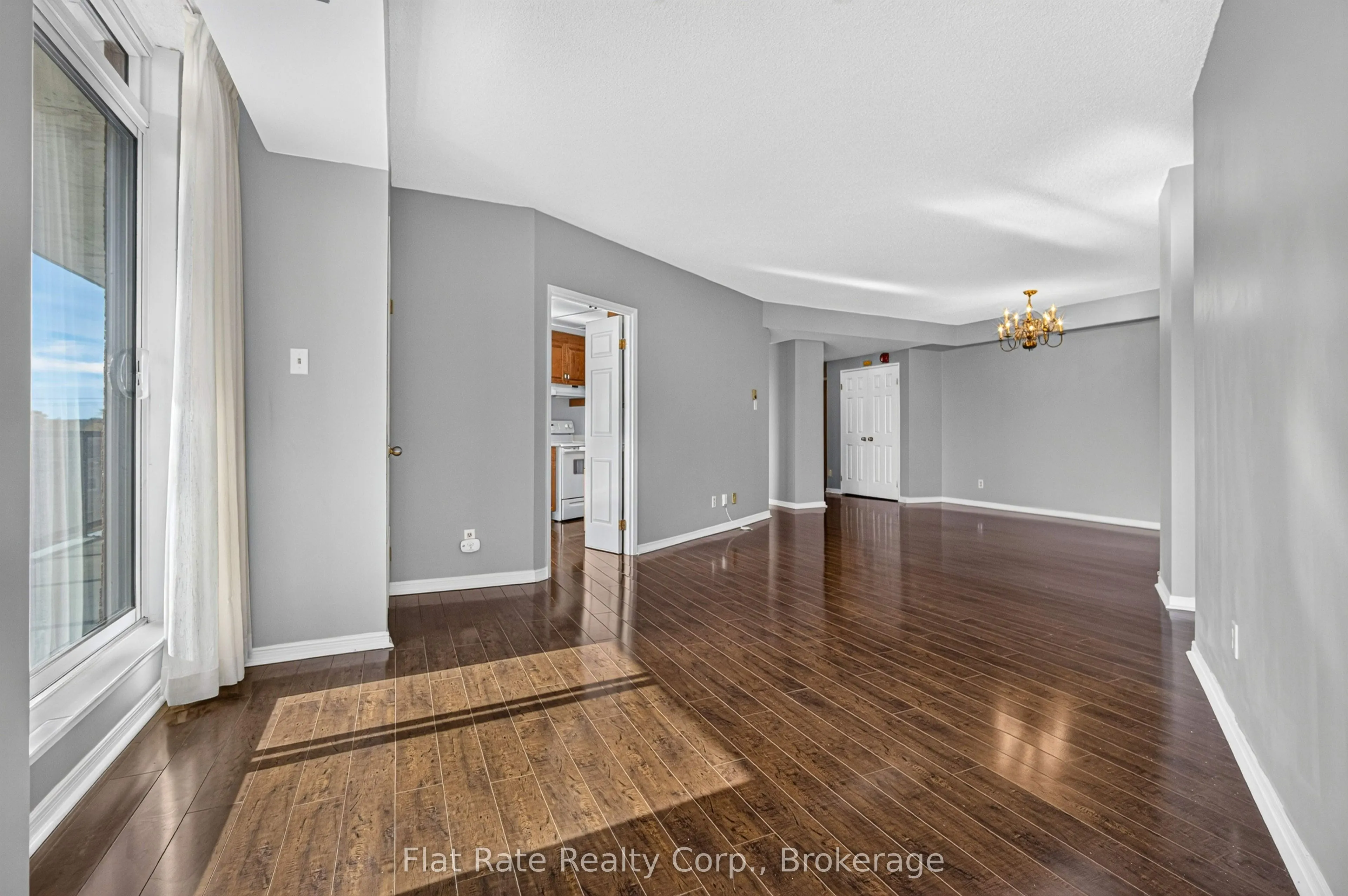 2 George Street N #406