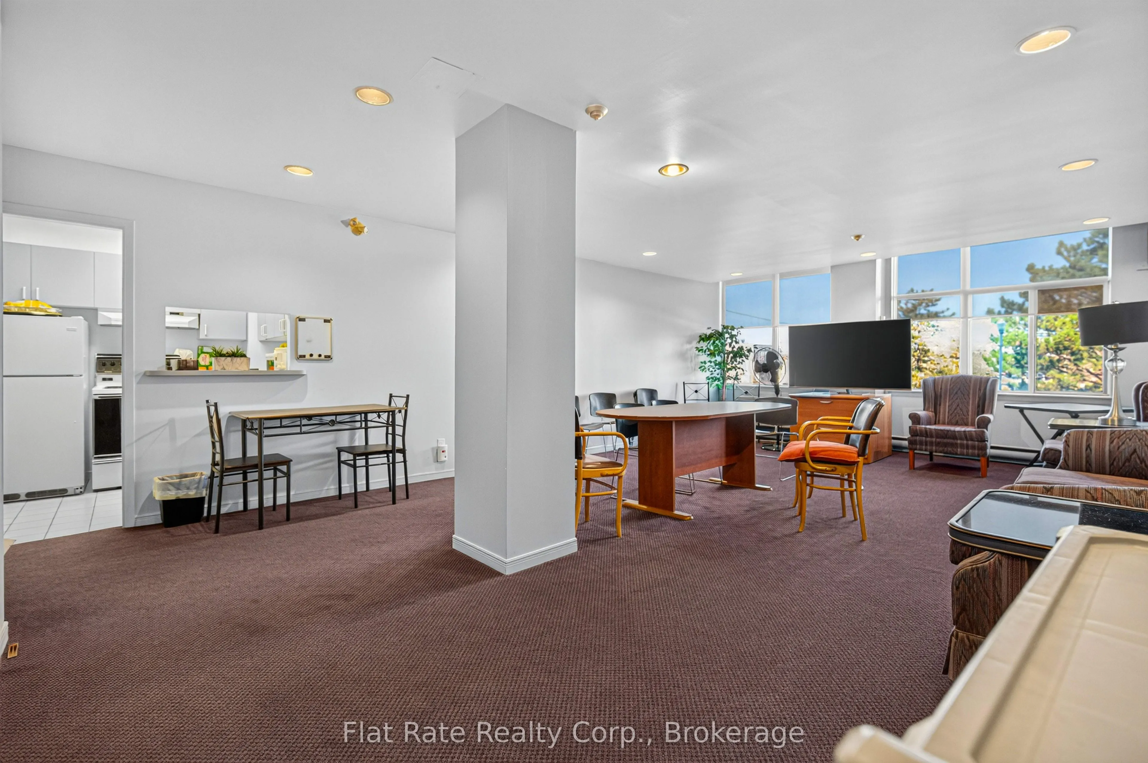 2 George Street N #406