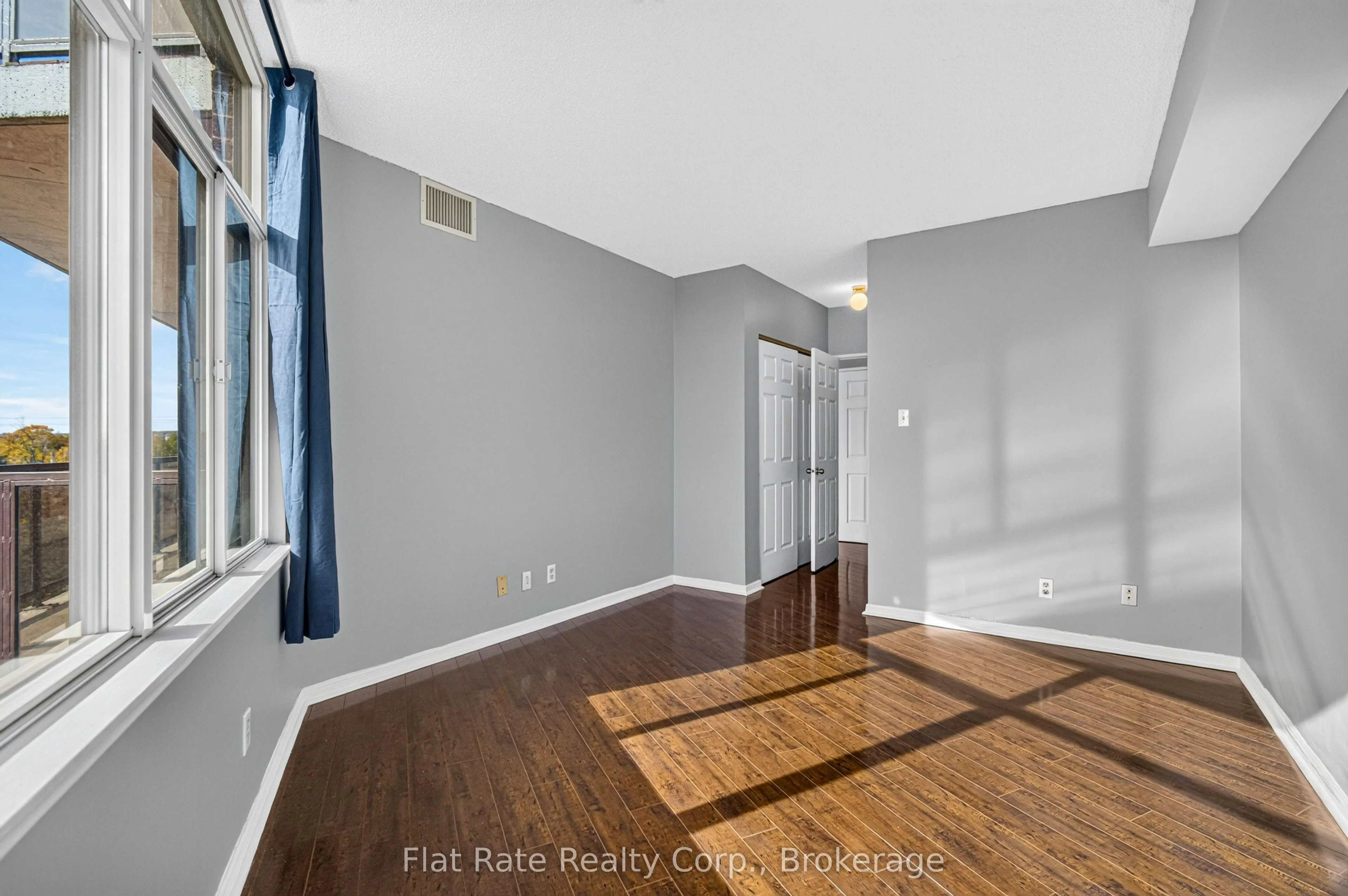 2 George Street N #406