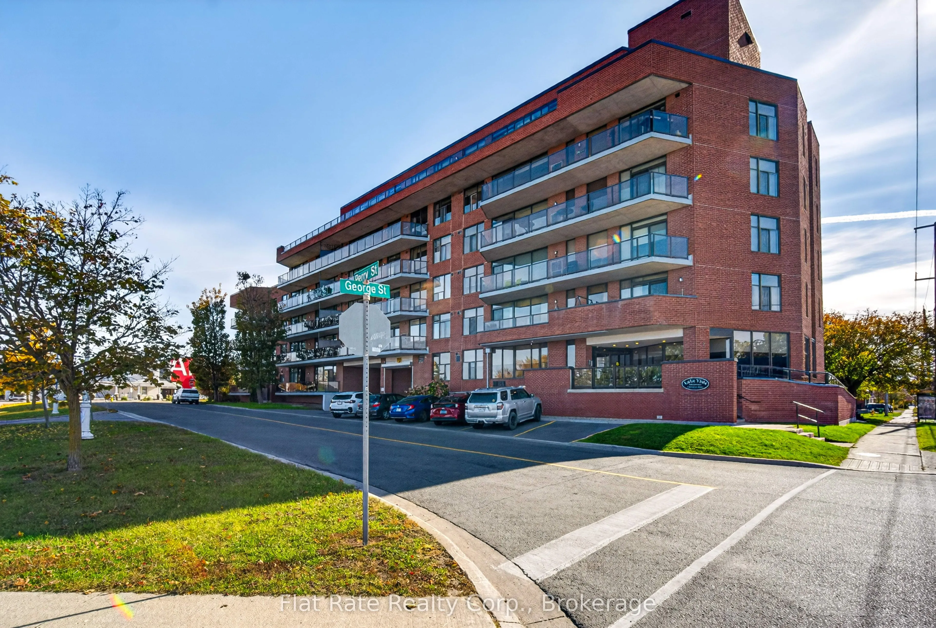 2 George Street N #406