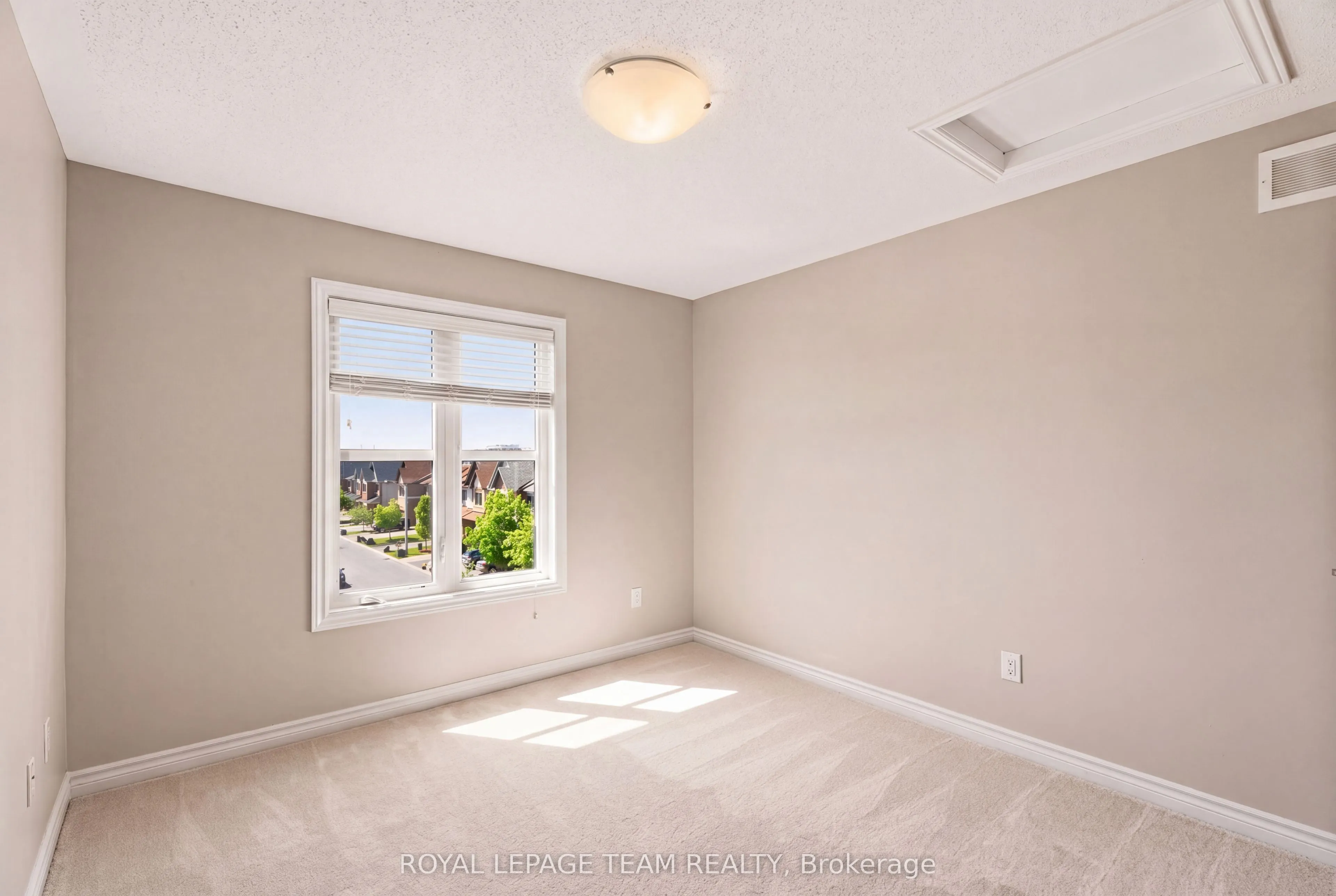 528 Clearbrook Drive #12