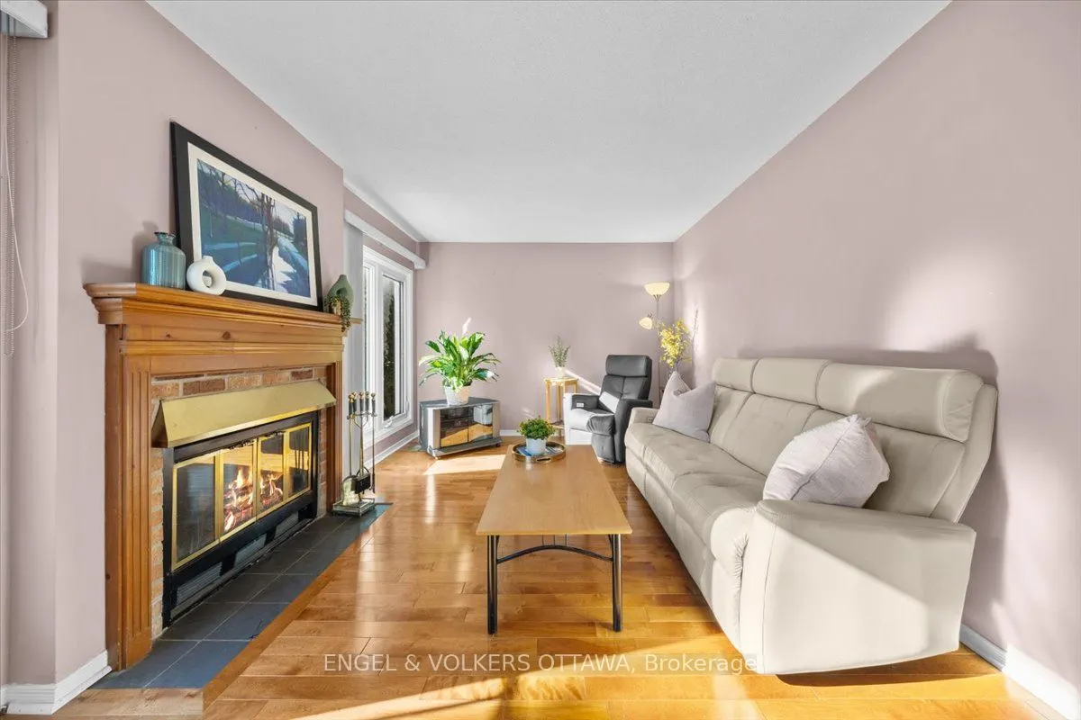 1678 Des Perdrix Crescent