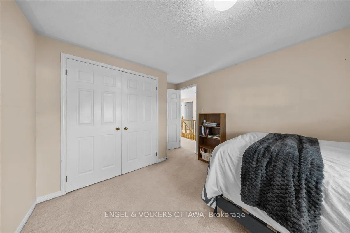 1678 Des Perdrix Crescent