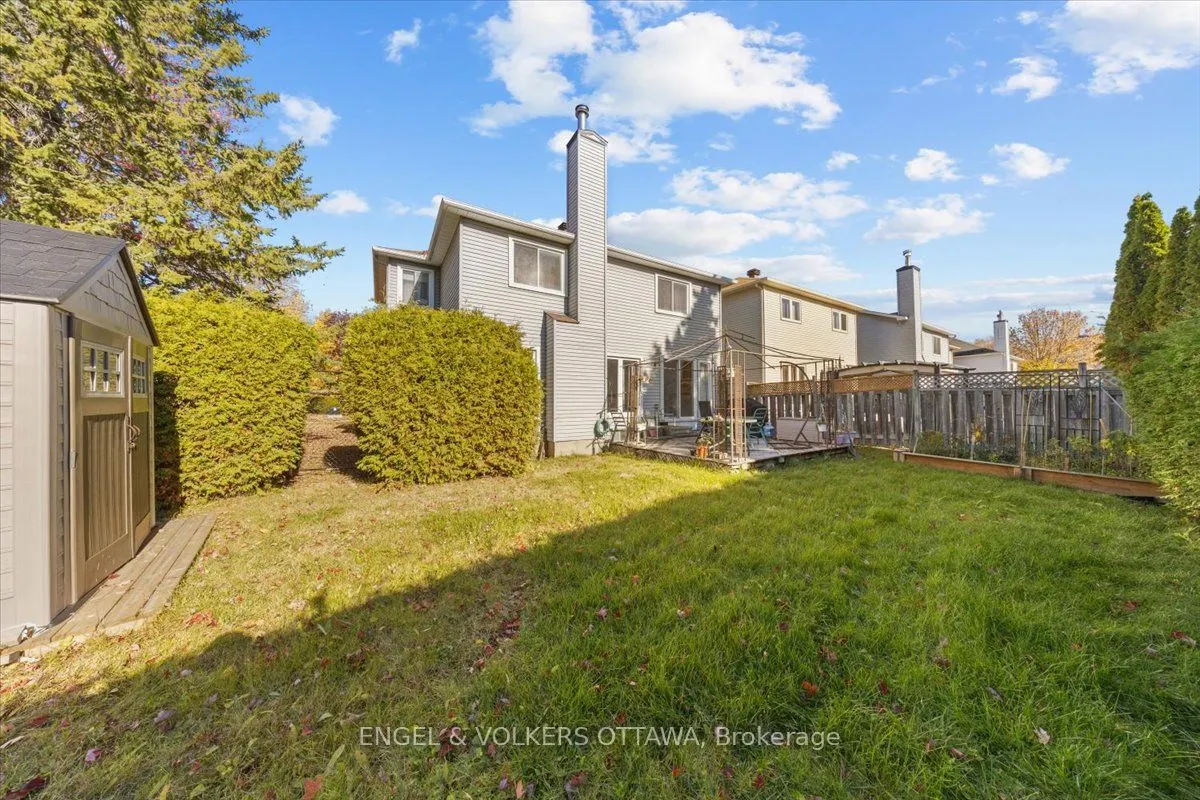 1678 Des Perdrix Crescent