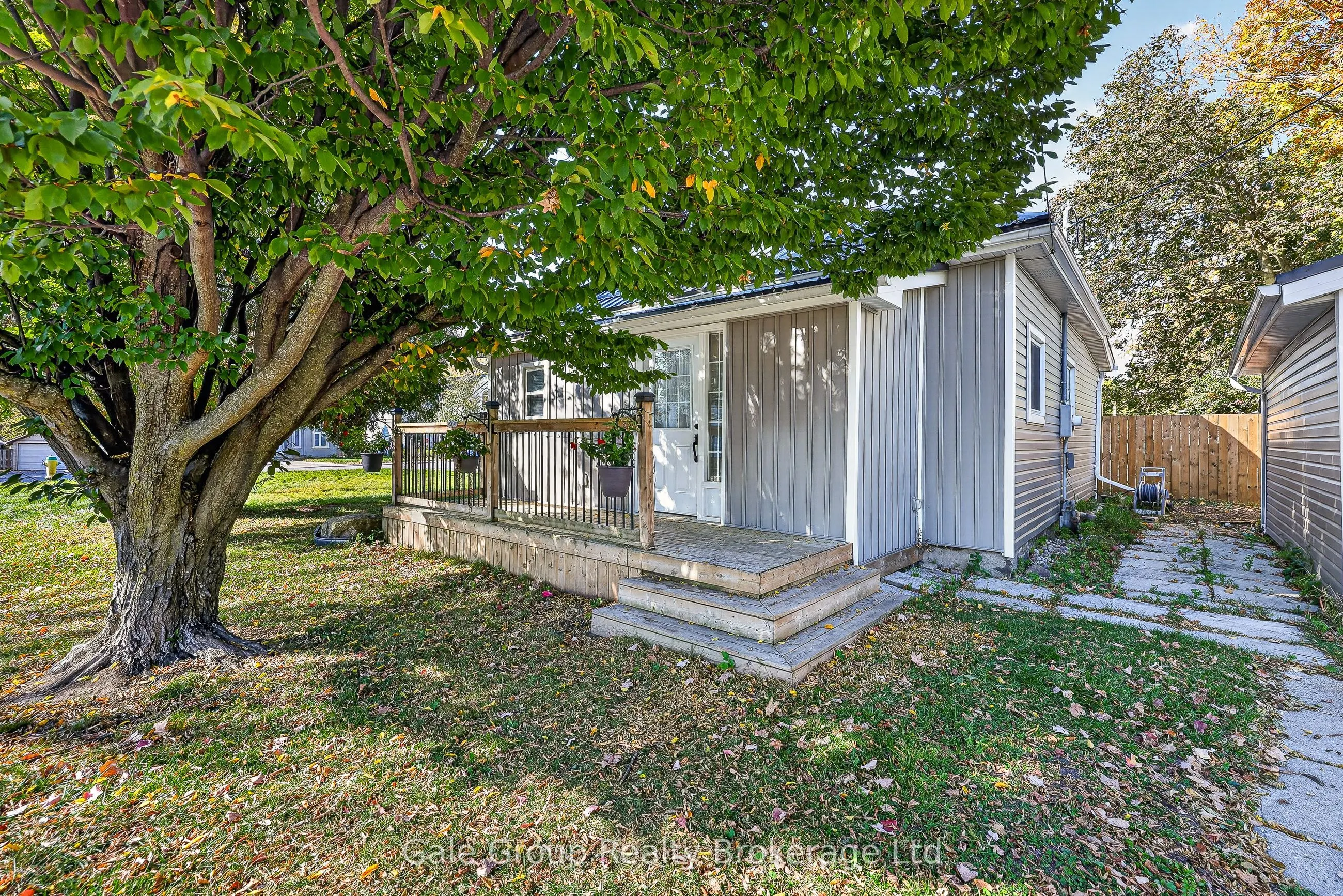655 College Avenue